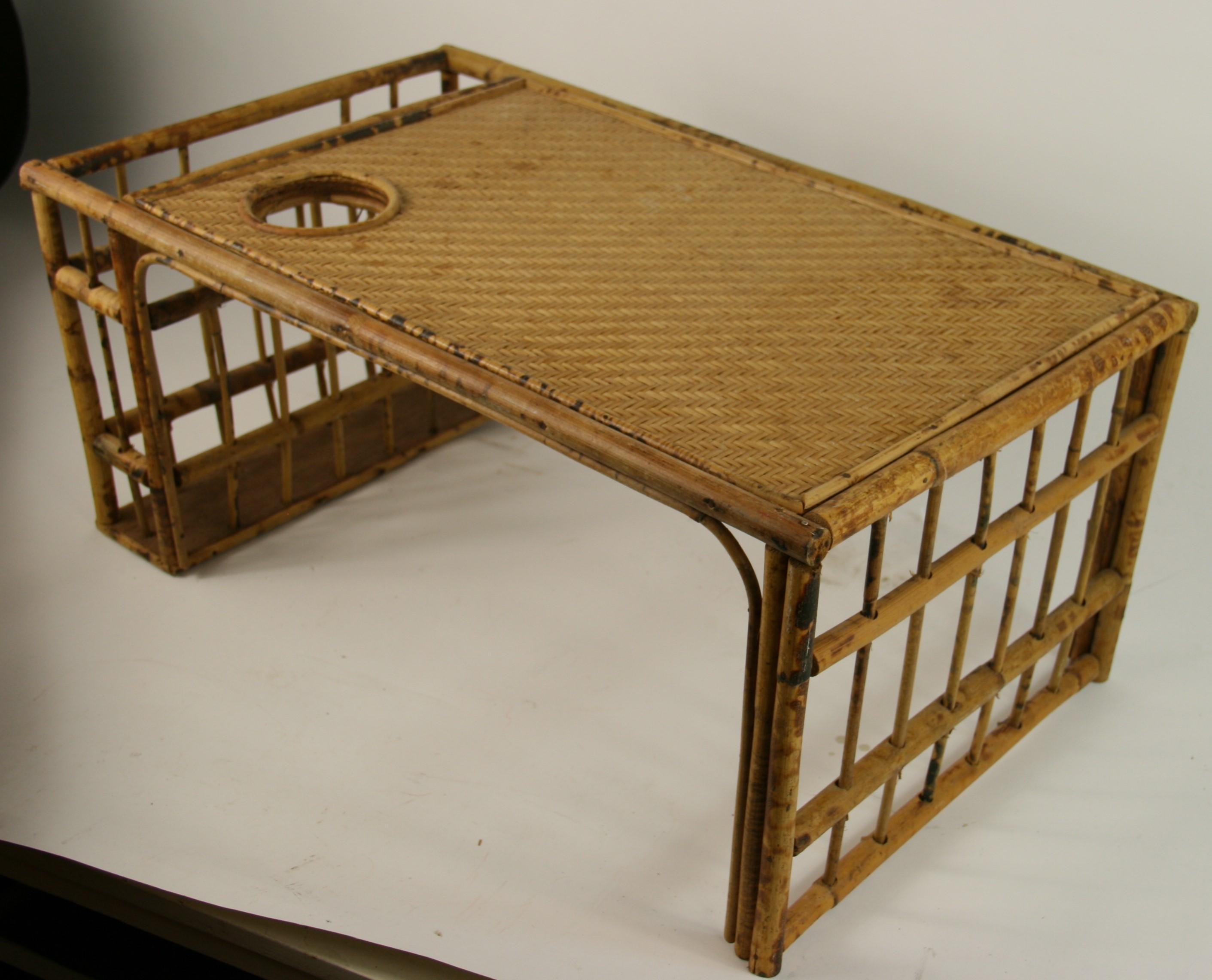 Bamboo Bed Tray mit integriertem Zeitschriftenregal im Angebot 1
