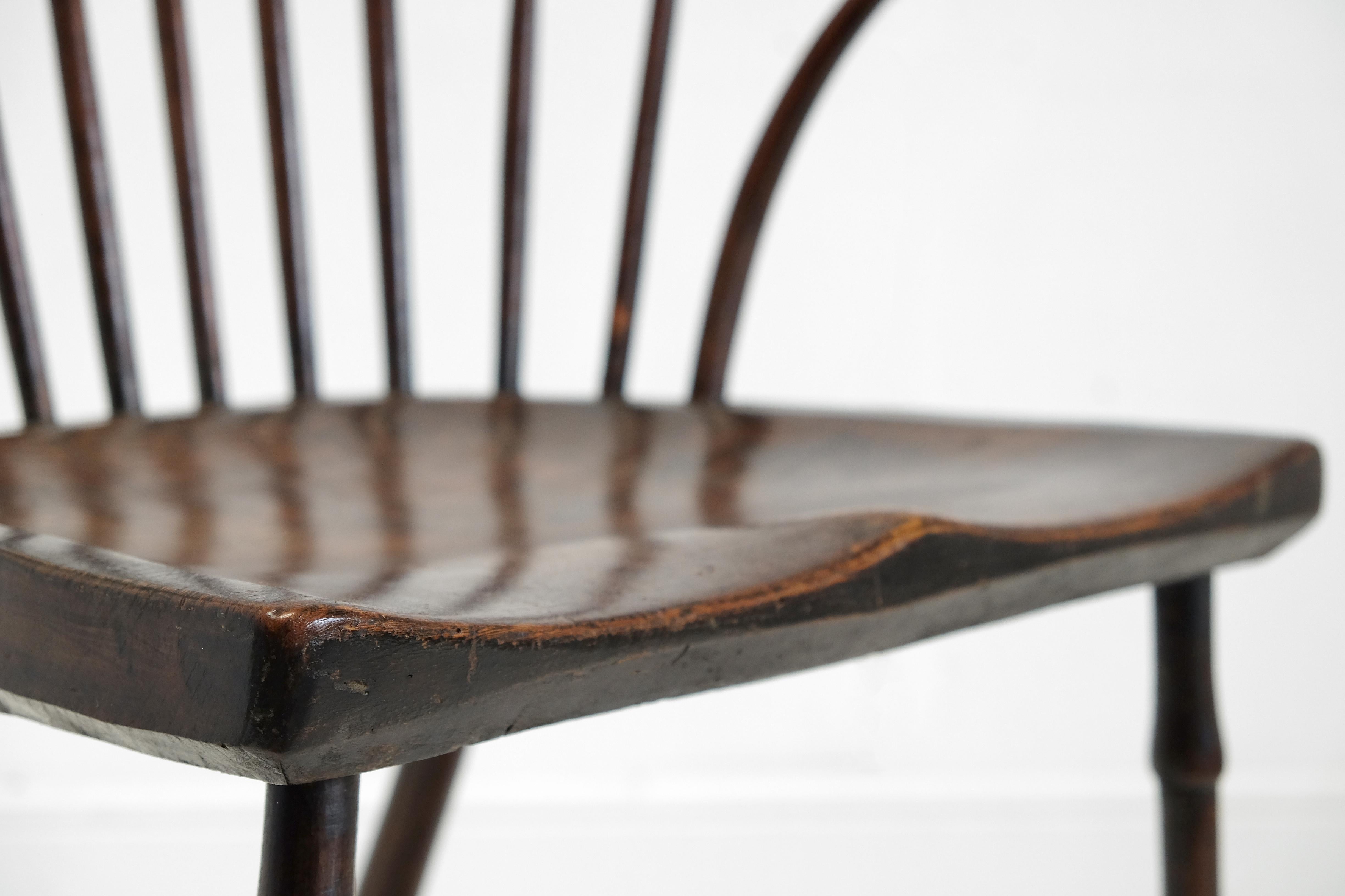 English Comb Back Windsor Chair, Elm and Beech, 1800, West Country, Vernacular In Good Condition In Totnes, GB