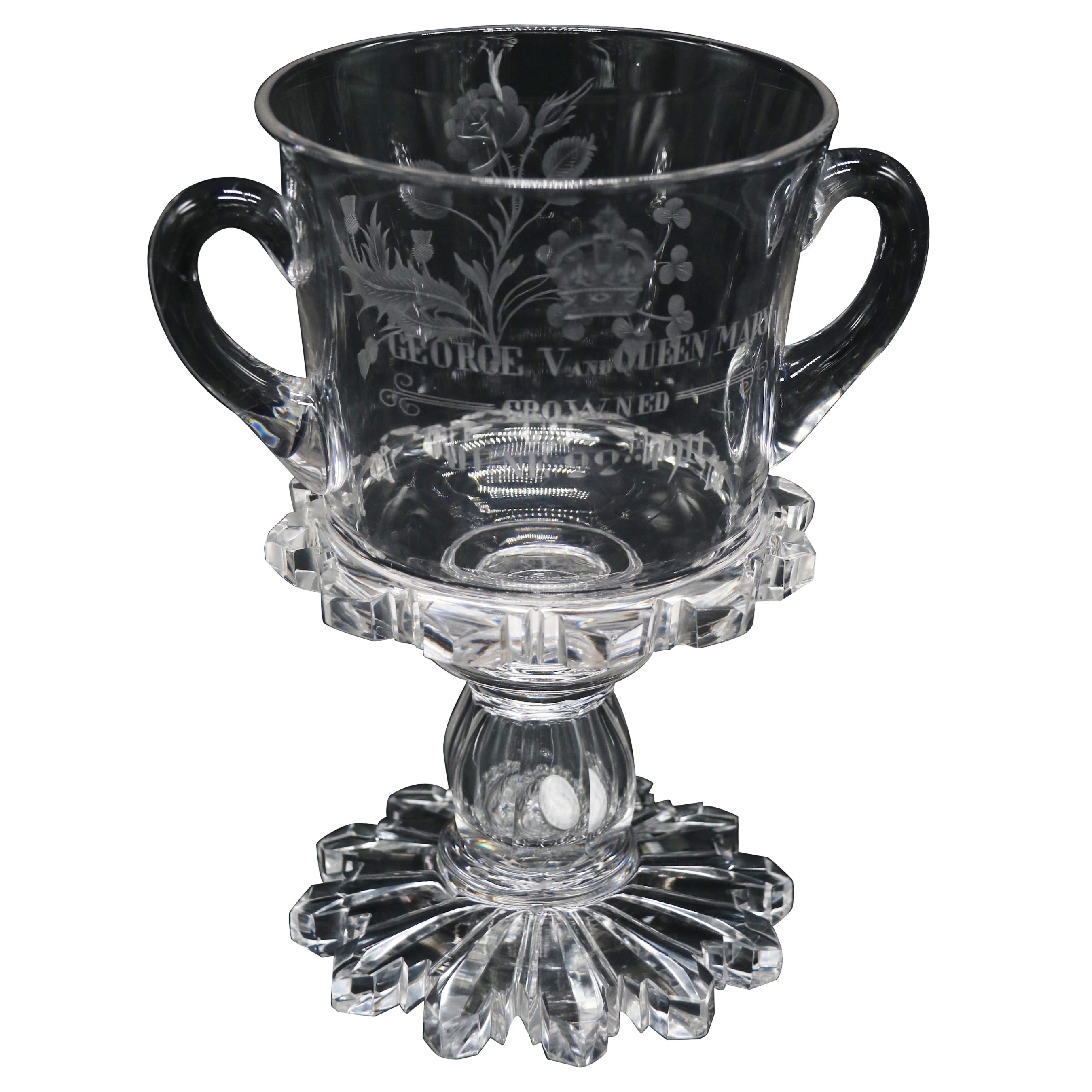 Gobelet en verre commémoratif anglais pour la couronnement de George en 1911