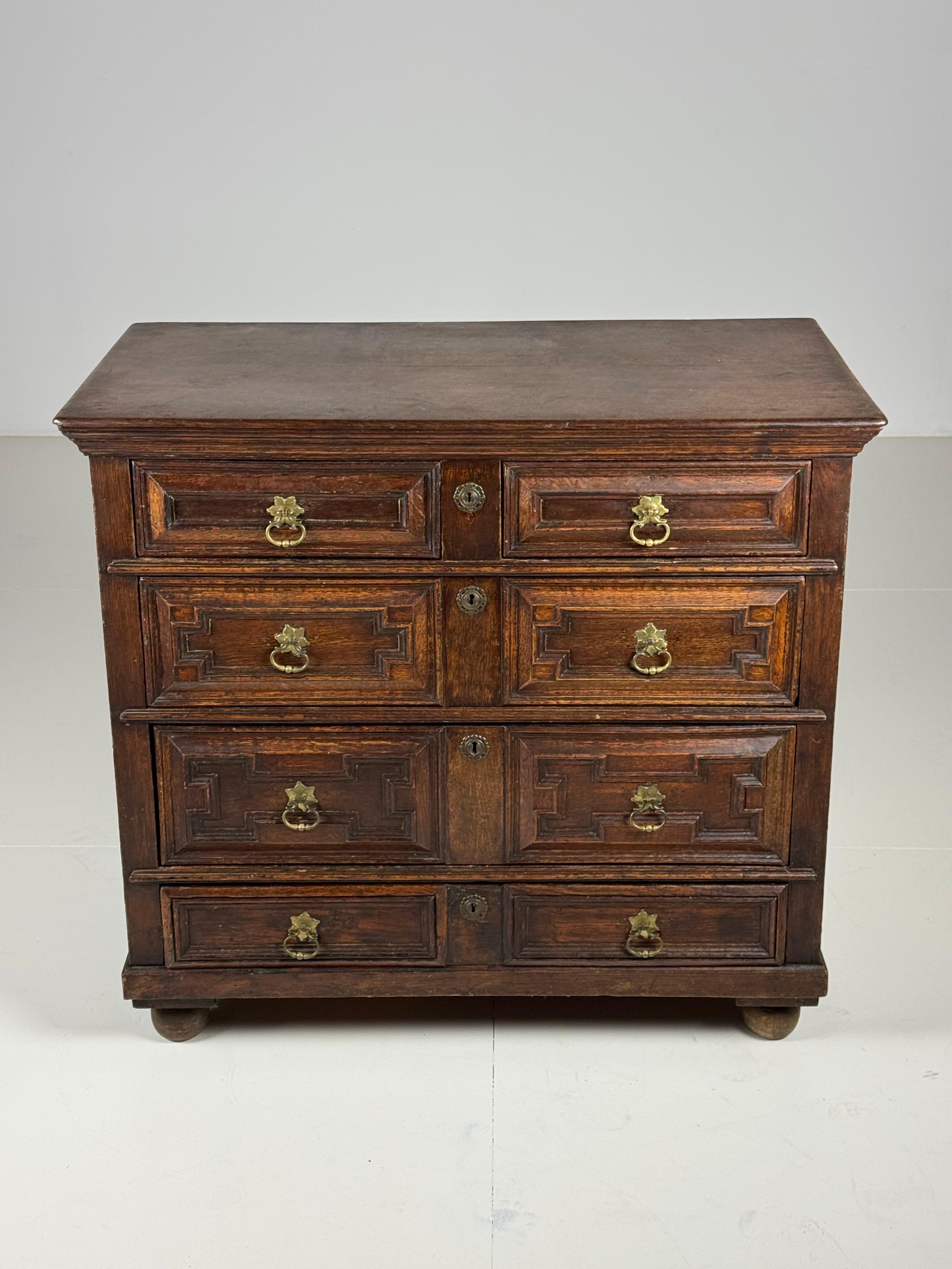 English Commode 17th Century Oak For Sale 11