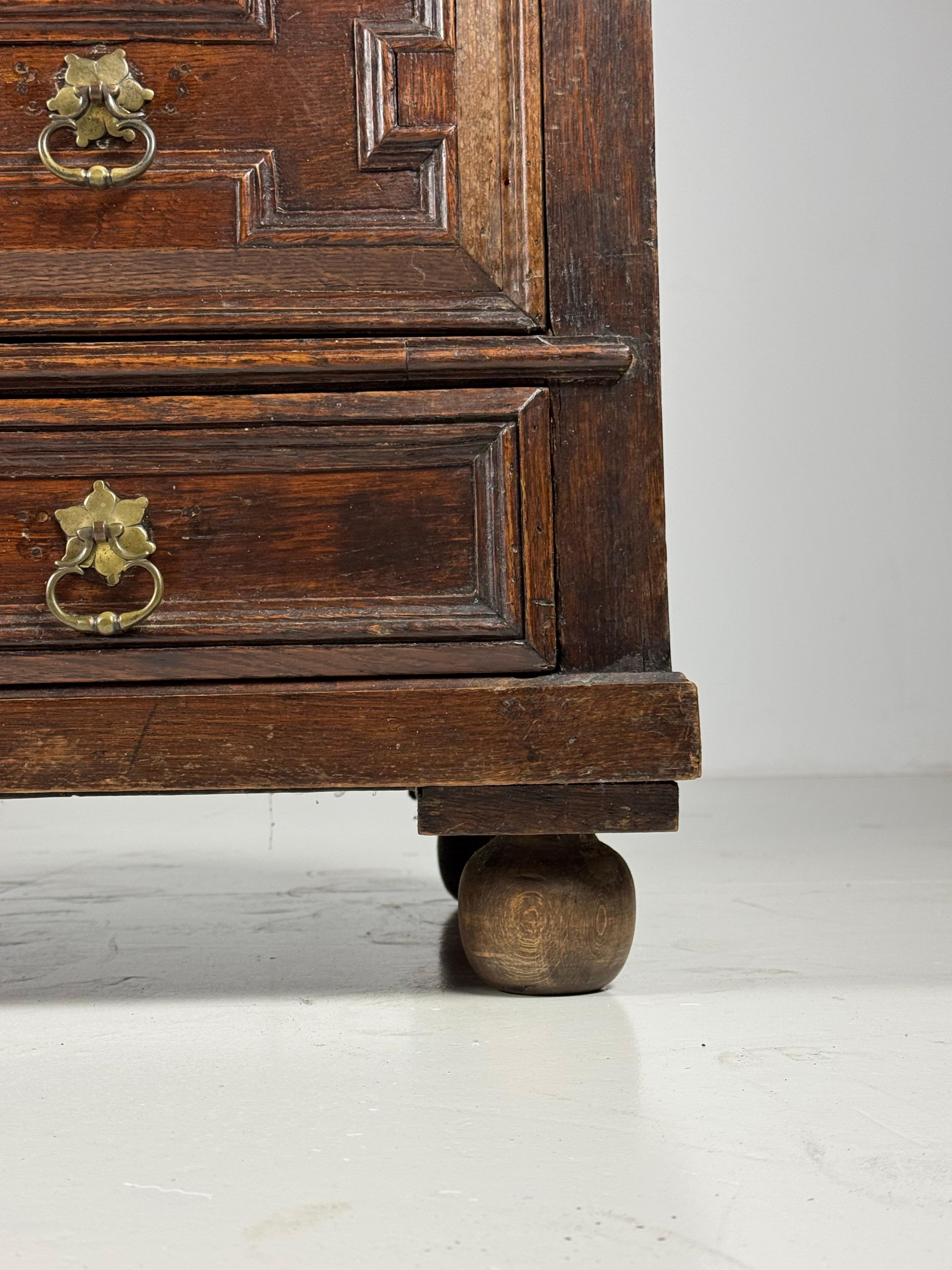 English Commode 17th Century Oak For Sale 13