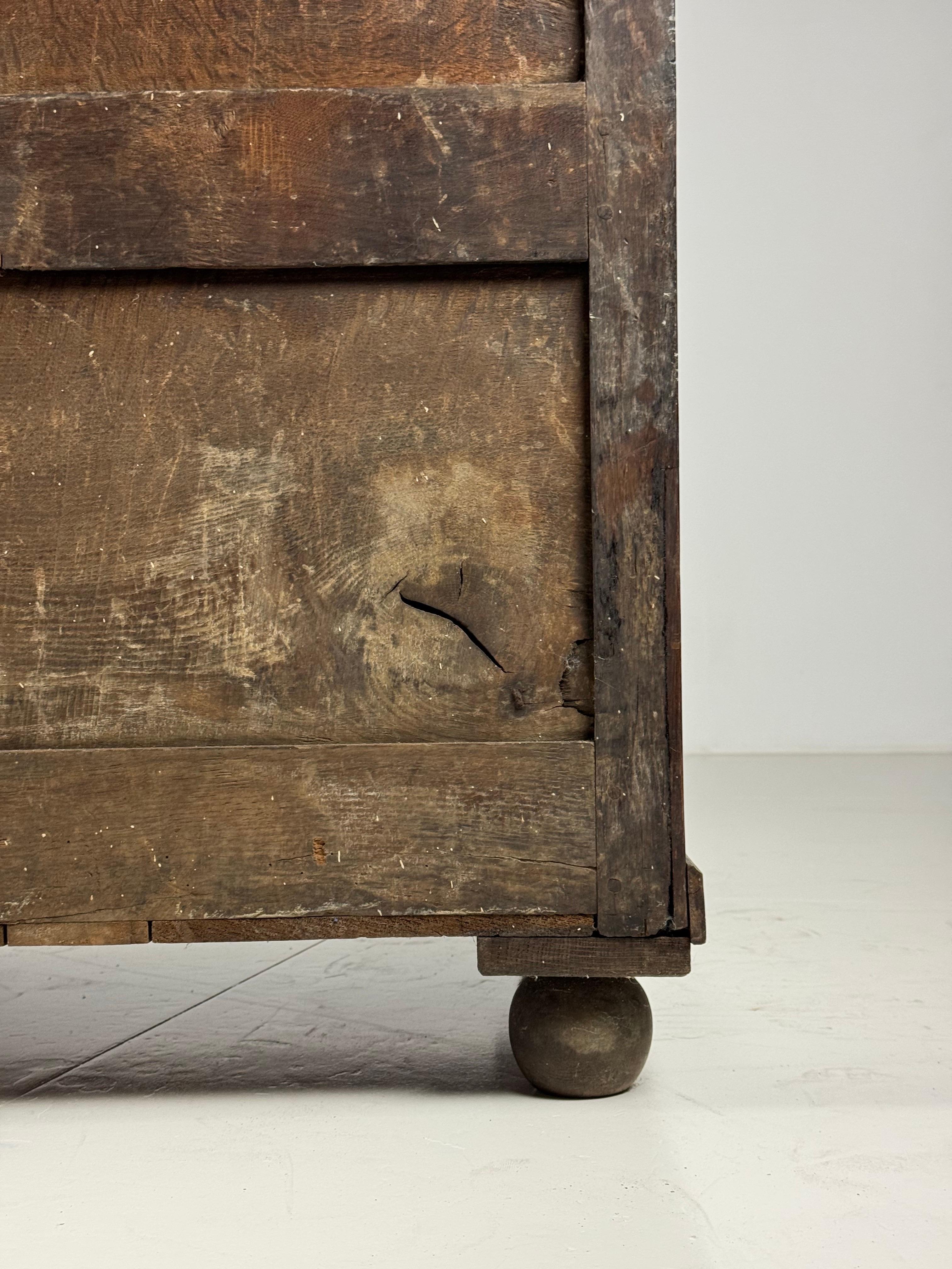 English Commode 17th Century Oak For Sale 1