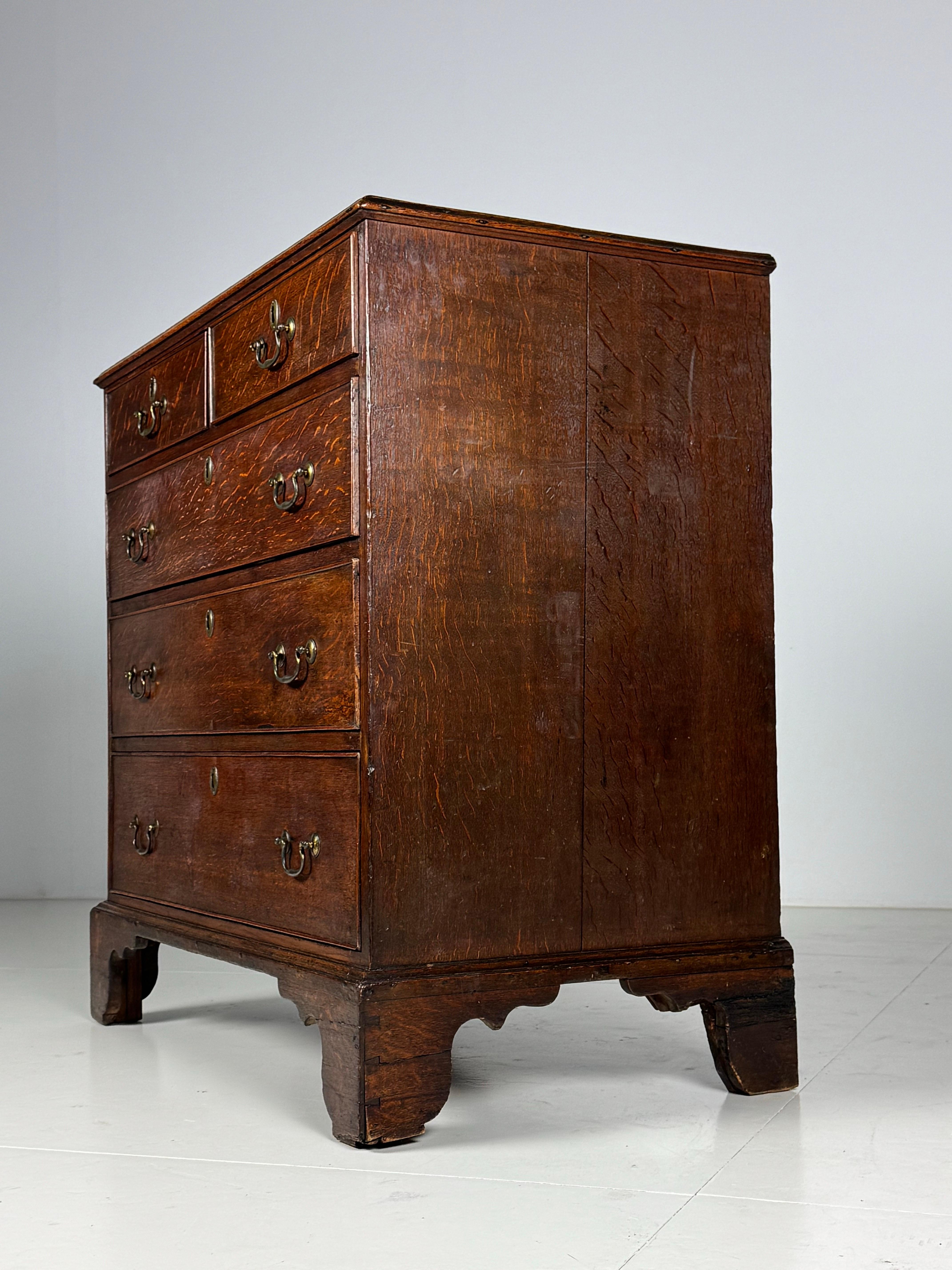 Englische Kommode ca. 1800 im Angebot 2