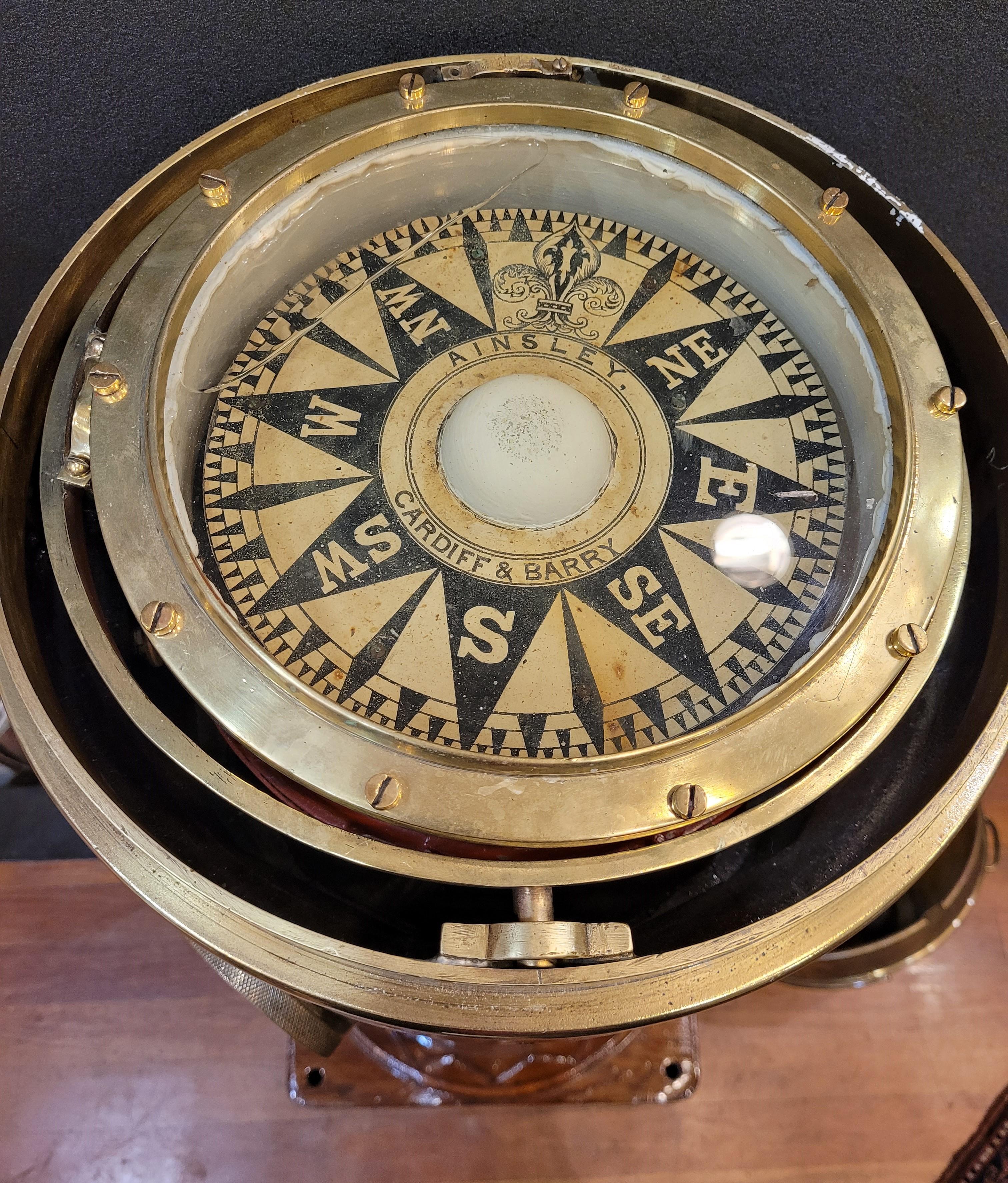 English Compass Ship's log, 40's, teak and brass, 19th century compass. XIX 1