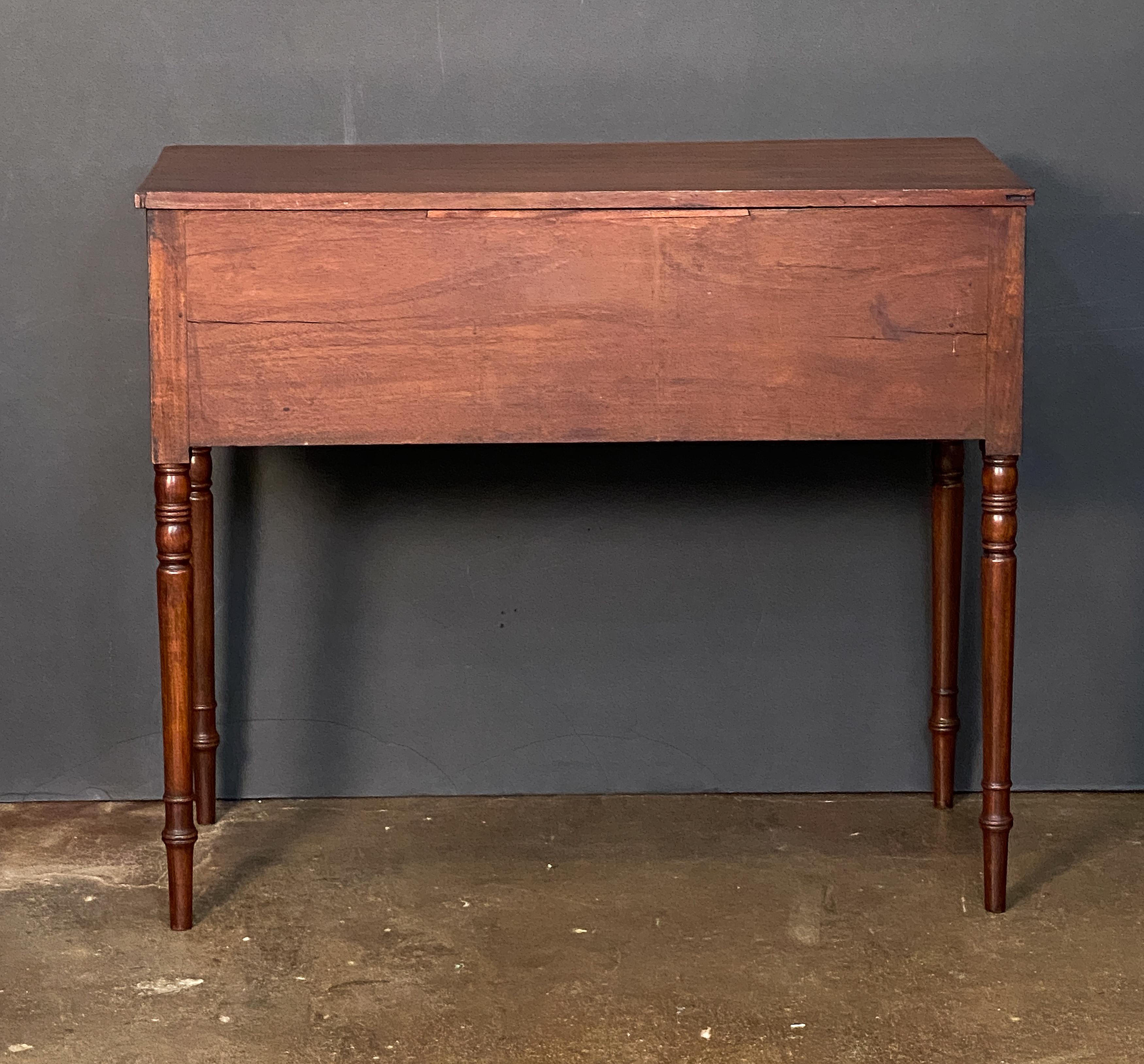 Tavolo da salotto o consolle inglese in mogano di epoca georgiana in vendita 7