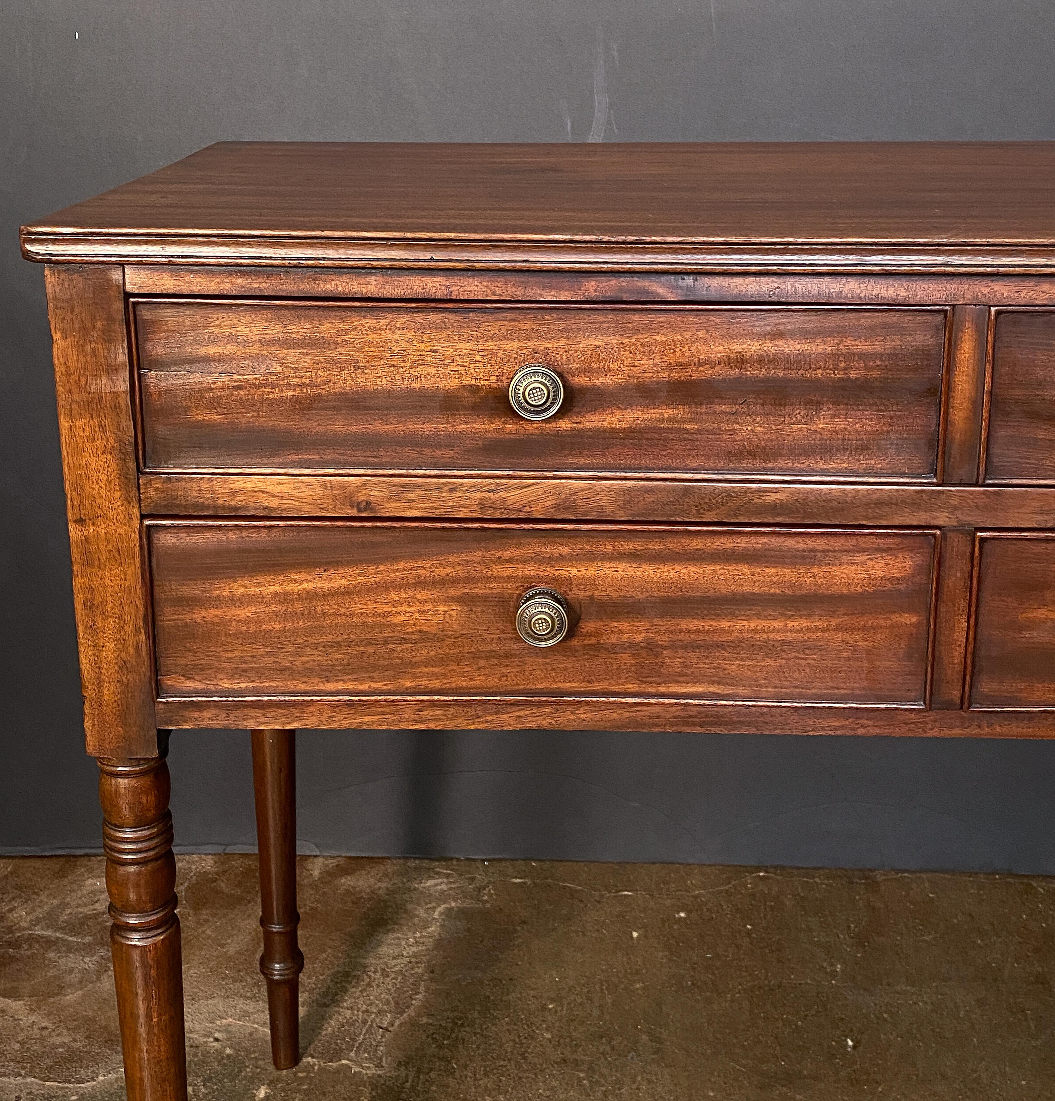 Tavolo da salotto o consolle inglese in mogano di epoca georgiana in vendita 1