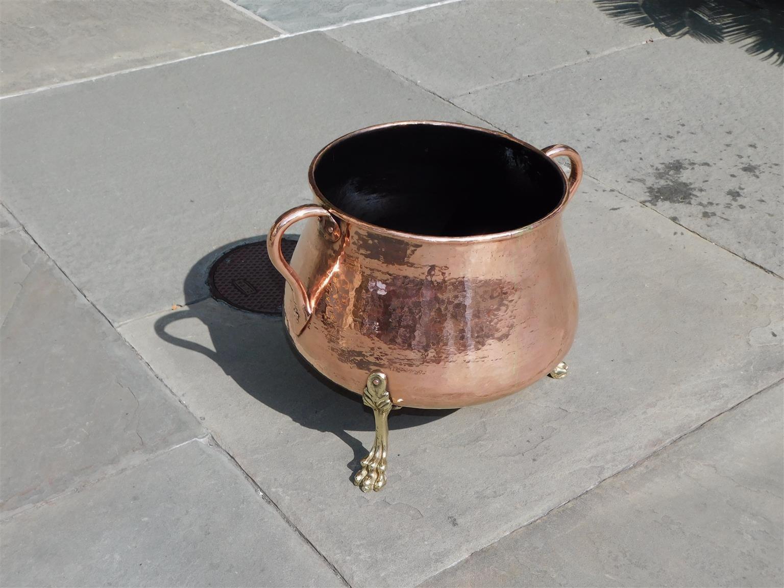 English Copper Hammered & Cast Brass Jardiniere with Acanthus Paw Feet, C. 1820 In Excellent Condition For Sale In Hollywood, SC