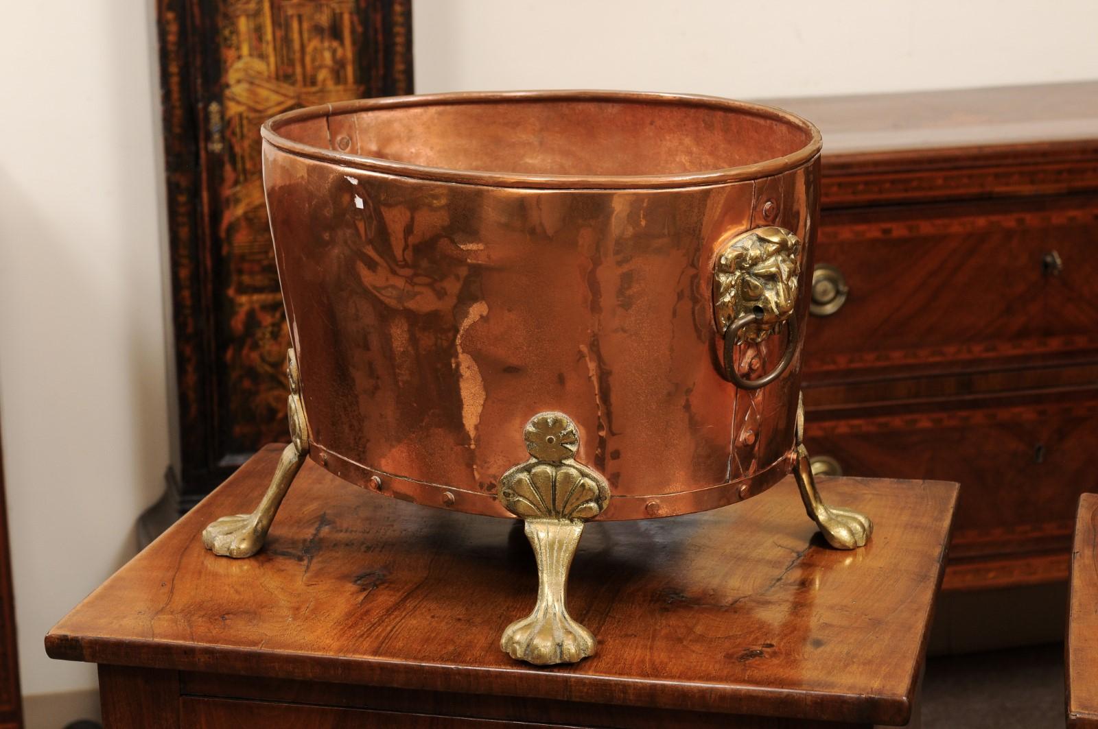 English Copper Pot with Brass Handles & Paw Feet, Ca. 1890 For Sale 1