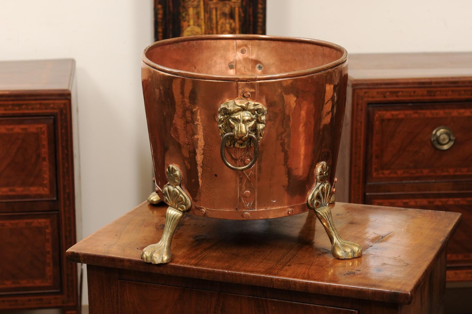 English Copper Pot with Brass Handles & Paw Feet, Ca. 1890 For Sale 4