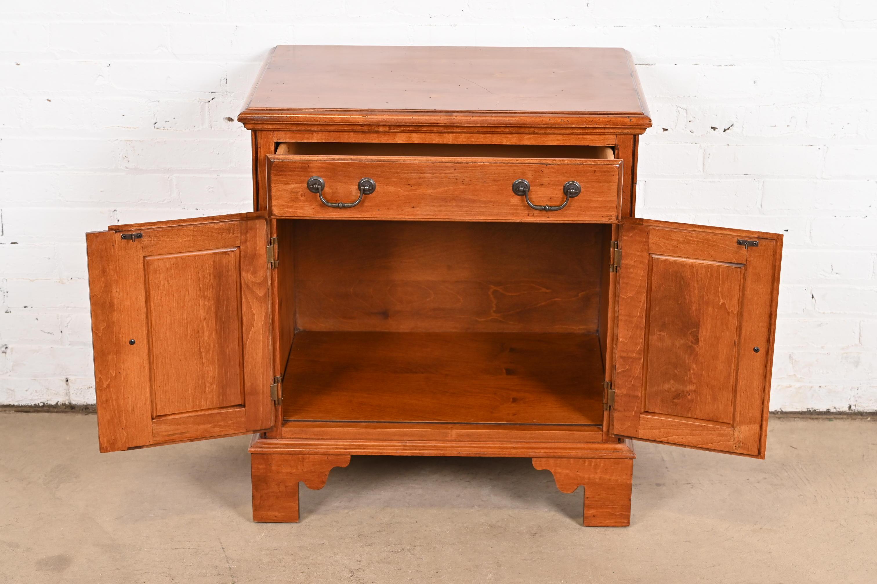 20th Century English Country Farmhouse Solid Maple Bedside Chest For Sale