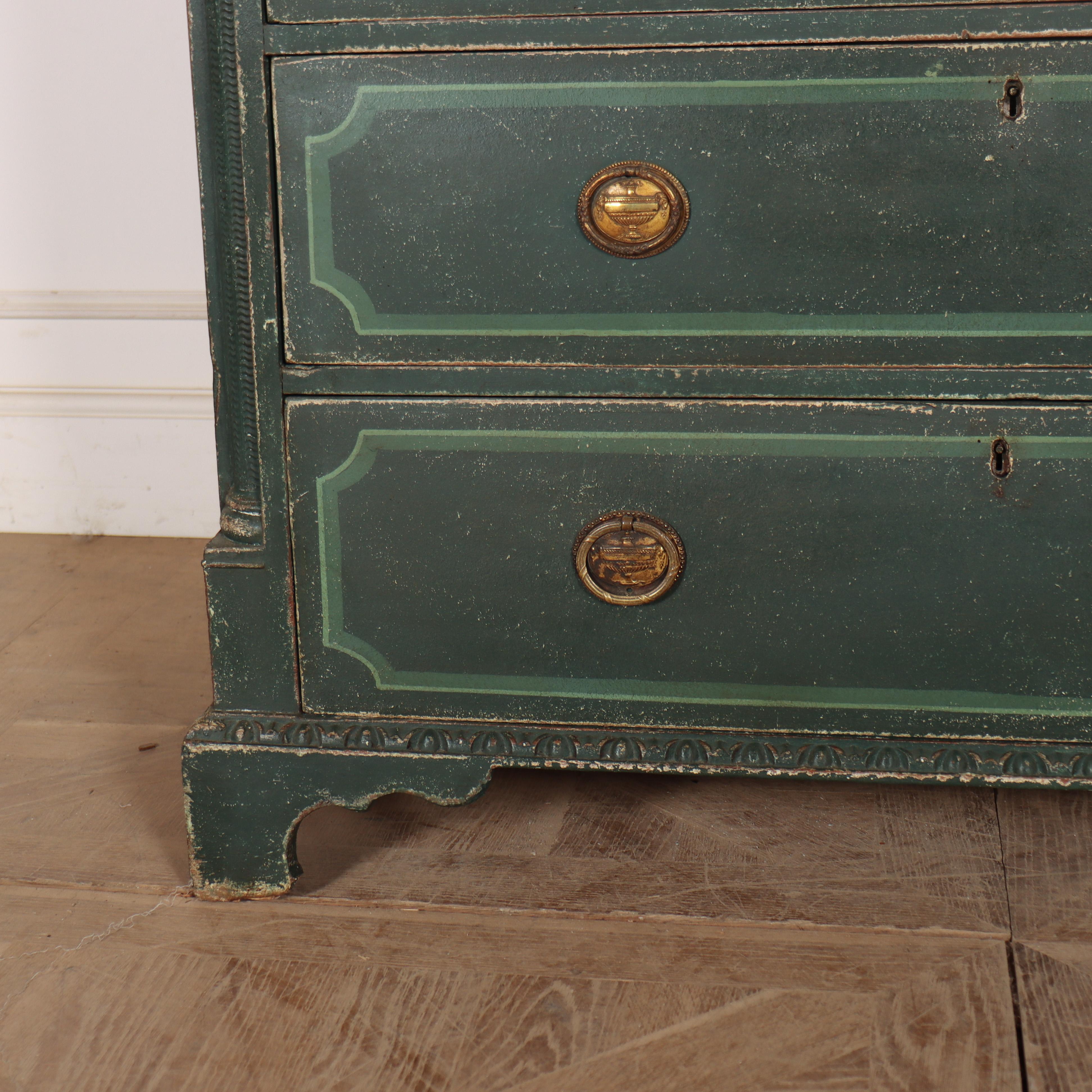 Peint Commode English Country House en vente
