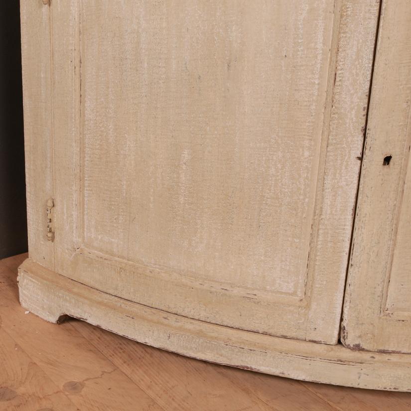 English Country House Corner Cupboard (Englisch)