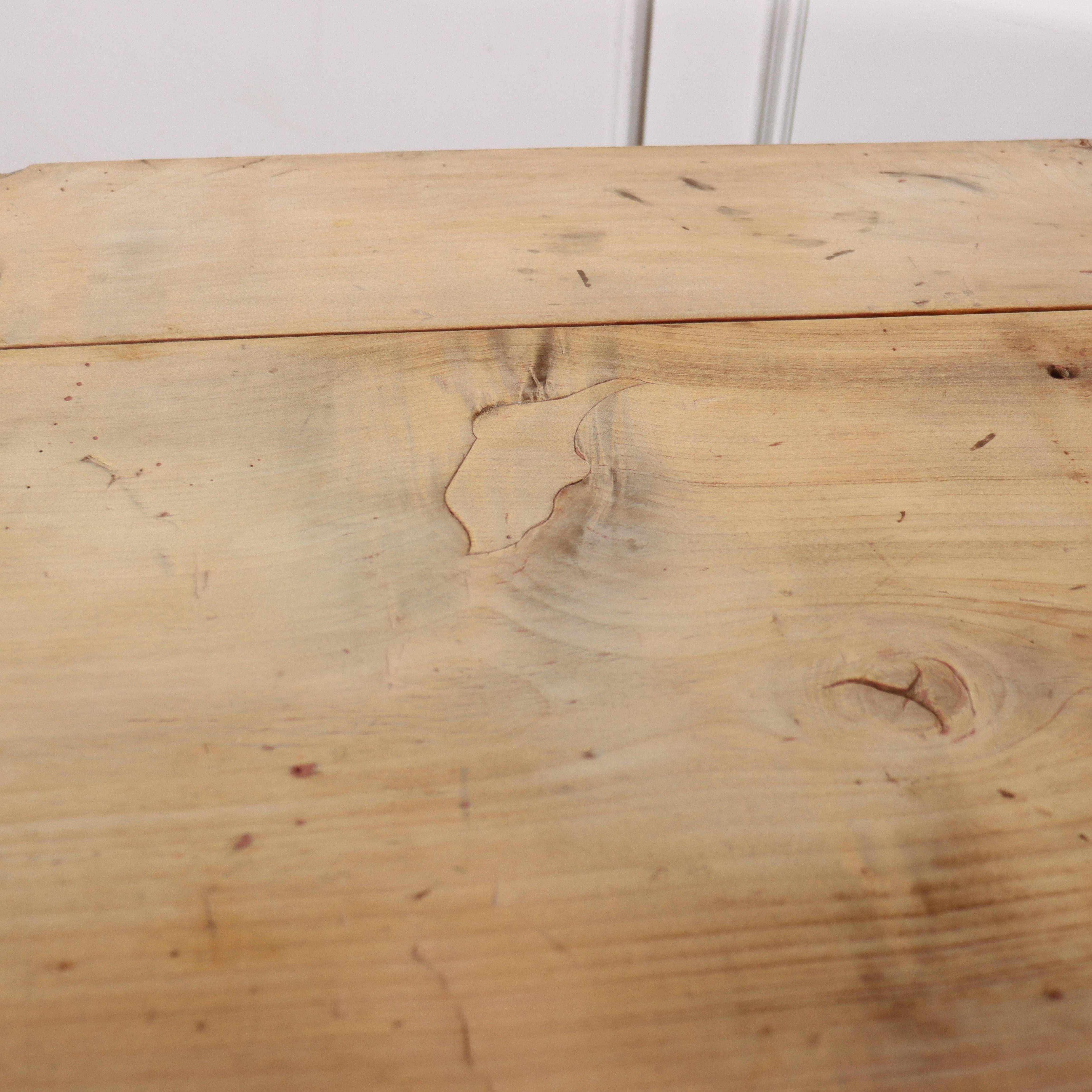 English Country House Dresser Base in vendita 12