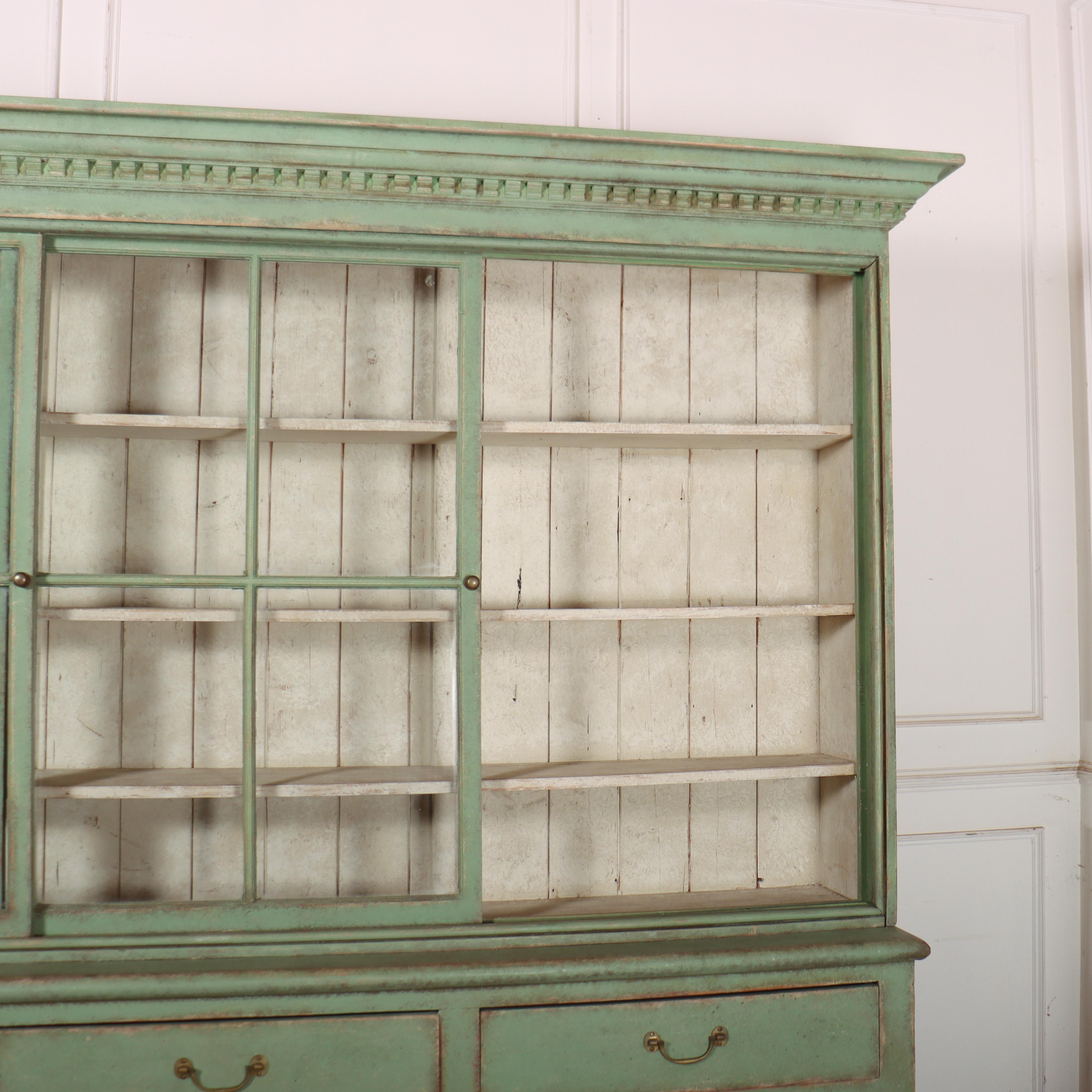 Comò della casa di campagna inglese in vendita 3