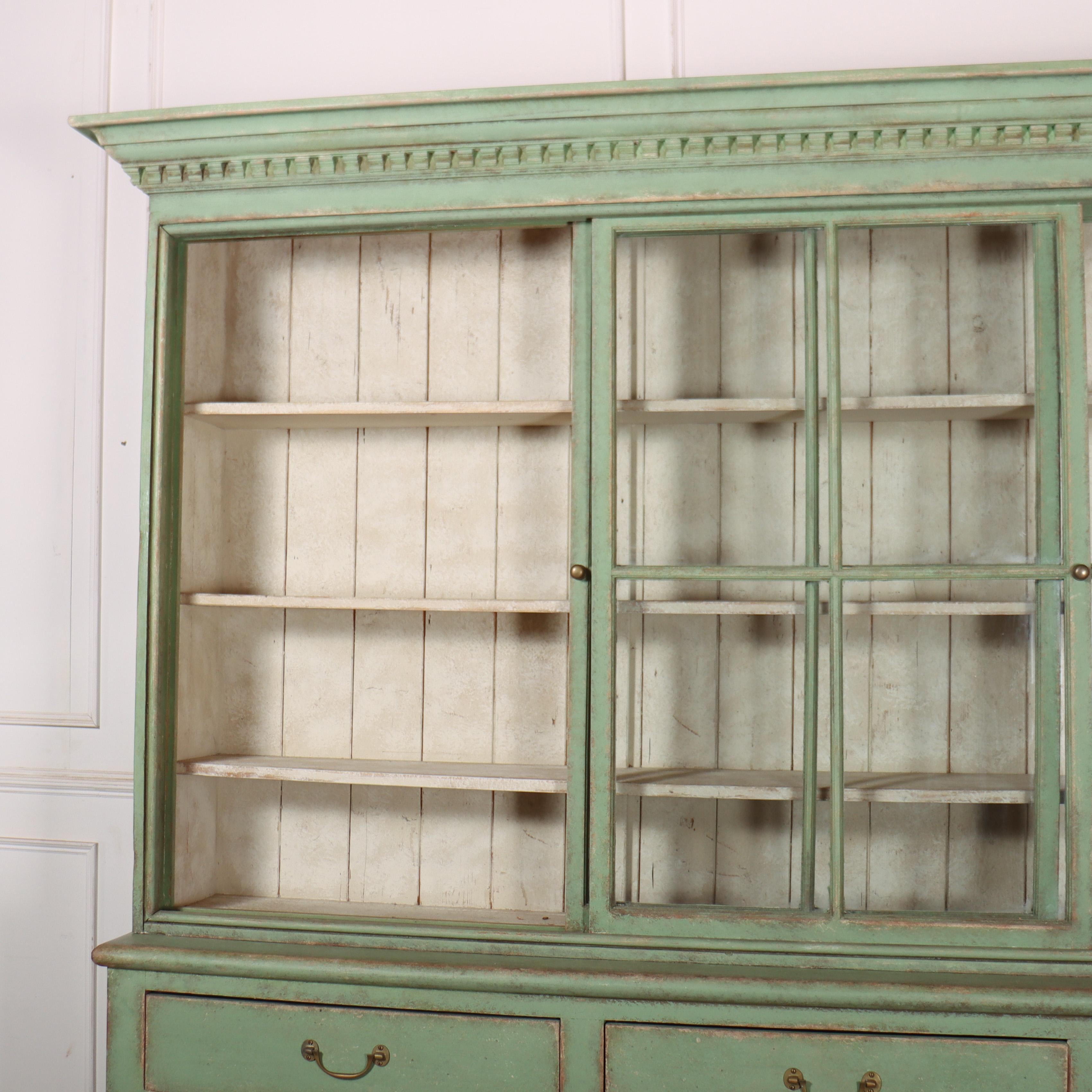 Comò della casa di campagna inglese in vendita 1