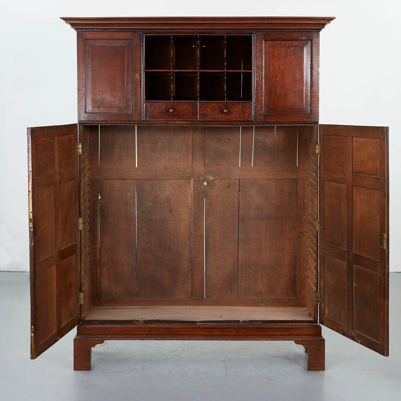 English Country House Estate Cabinet In Good Condition For Sale In Greenwich, CT