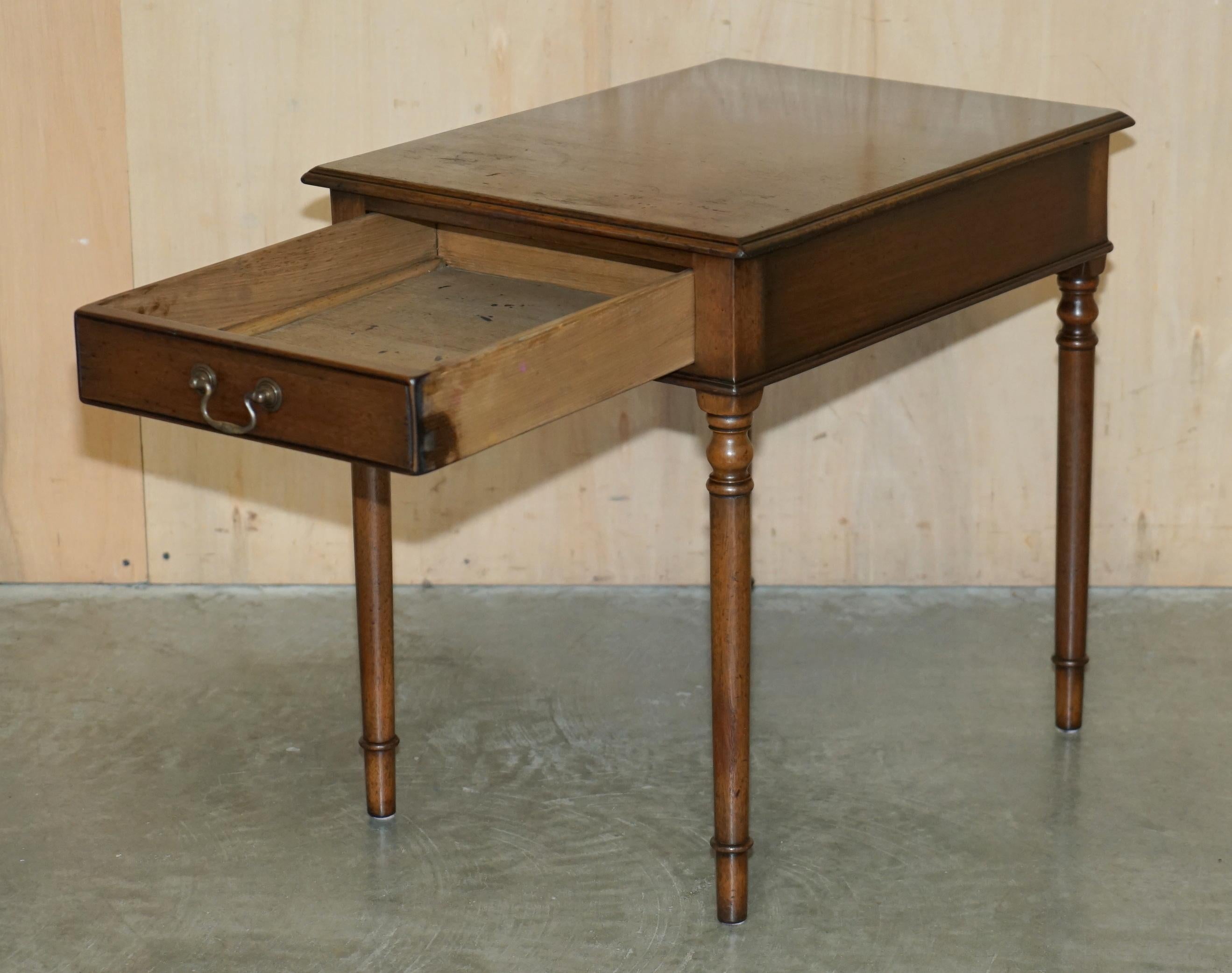 ENGLiSH COUNTRY HOUSE OAK CIRCA 1940'S SINGLE DRAWER SIDE OR OCCASIONAL TABLE For Sale 9