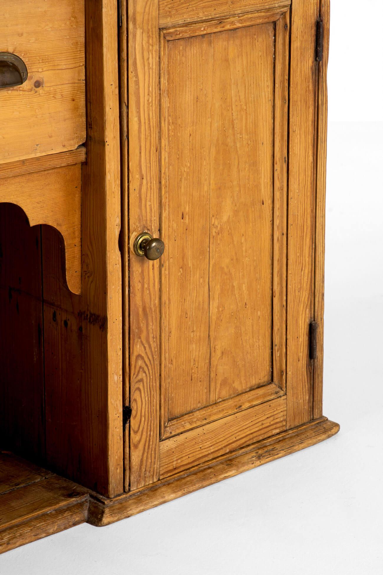 Base per comò in pino della casa di campagna inglese in vendita 2