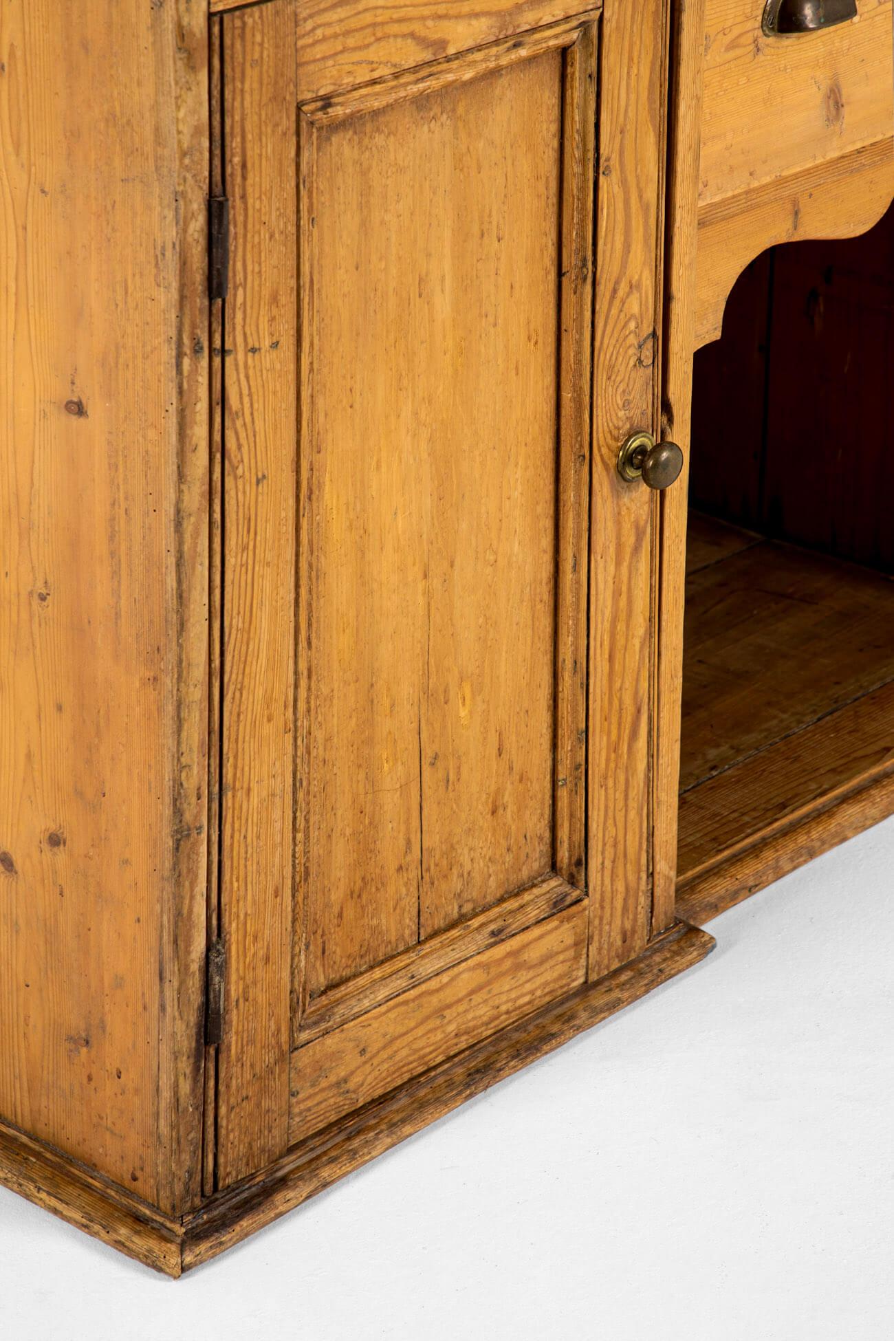 Base per comò in pino della casa di campagna inglese in vendita 3