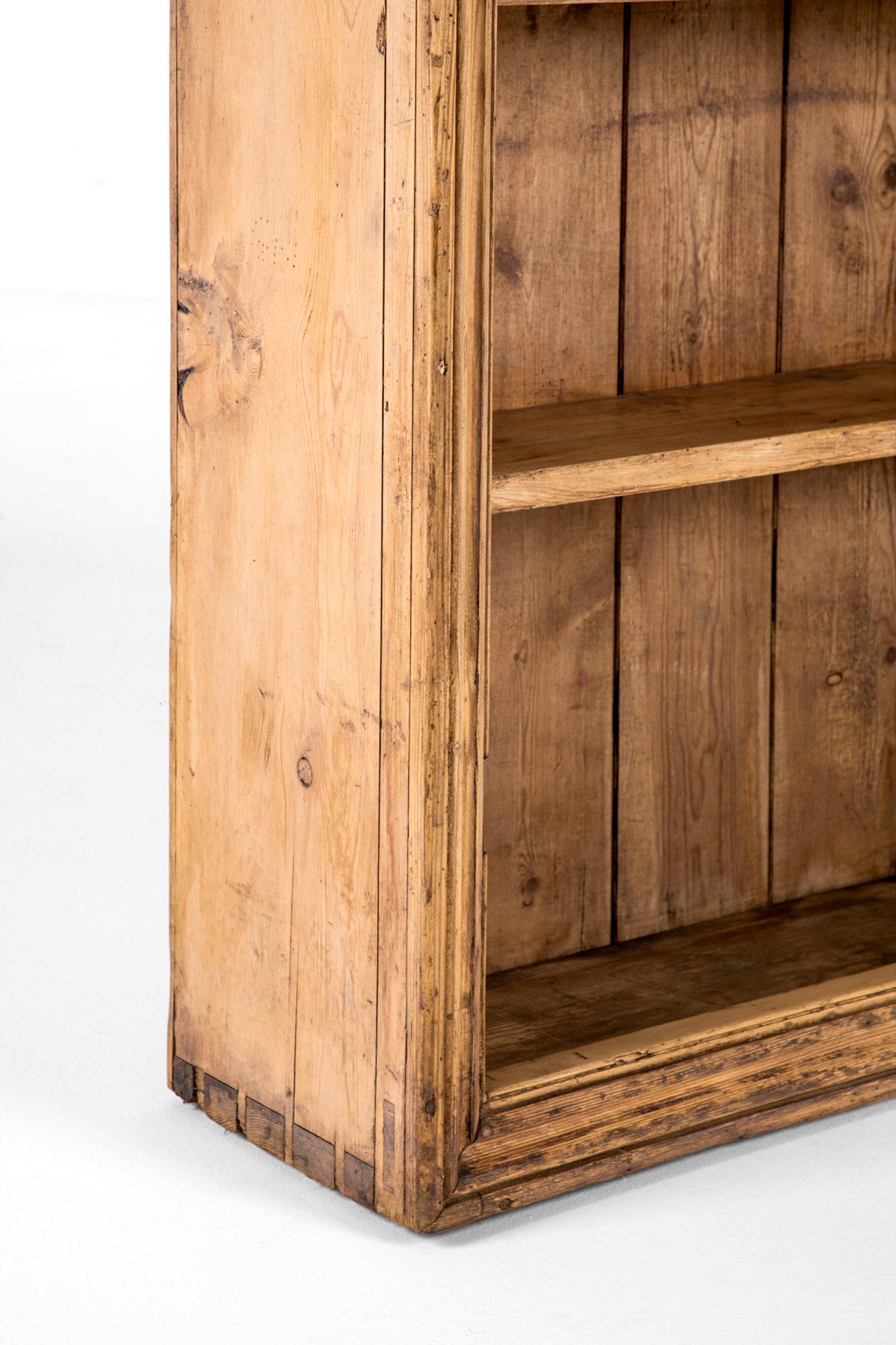 Pino Credenza o libreria in pino vittoriano della casa di campagna inglese in vendita