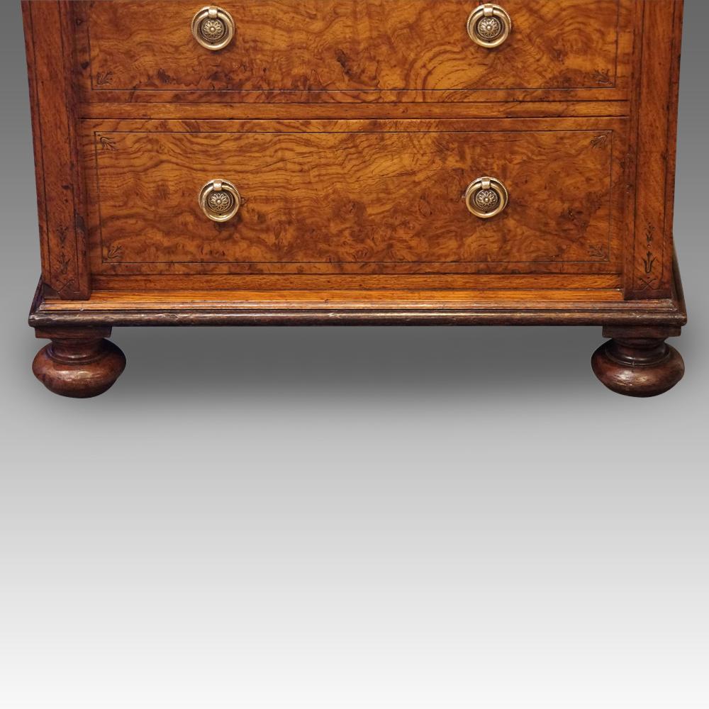 Victorian pollard oak Wellington chest
This Victorian pollard oak Wellington chest was made circa 1880 in one of the best workshops of the period.
Having 8 graduated mahogany lined drawers all with a fine etched aesthetic designs around the edge