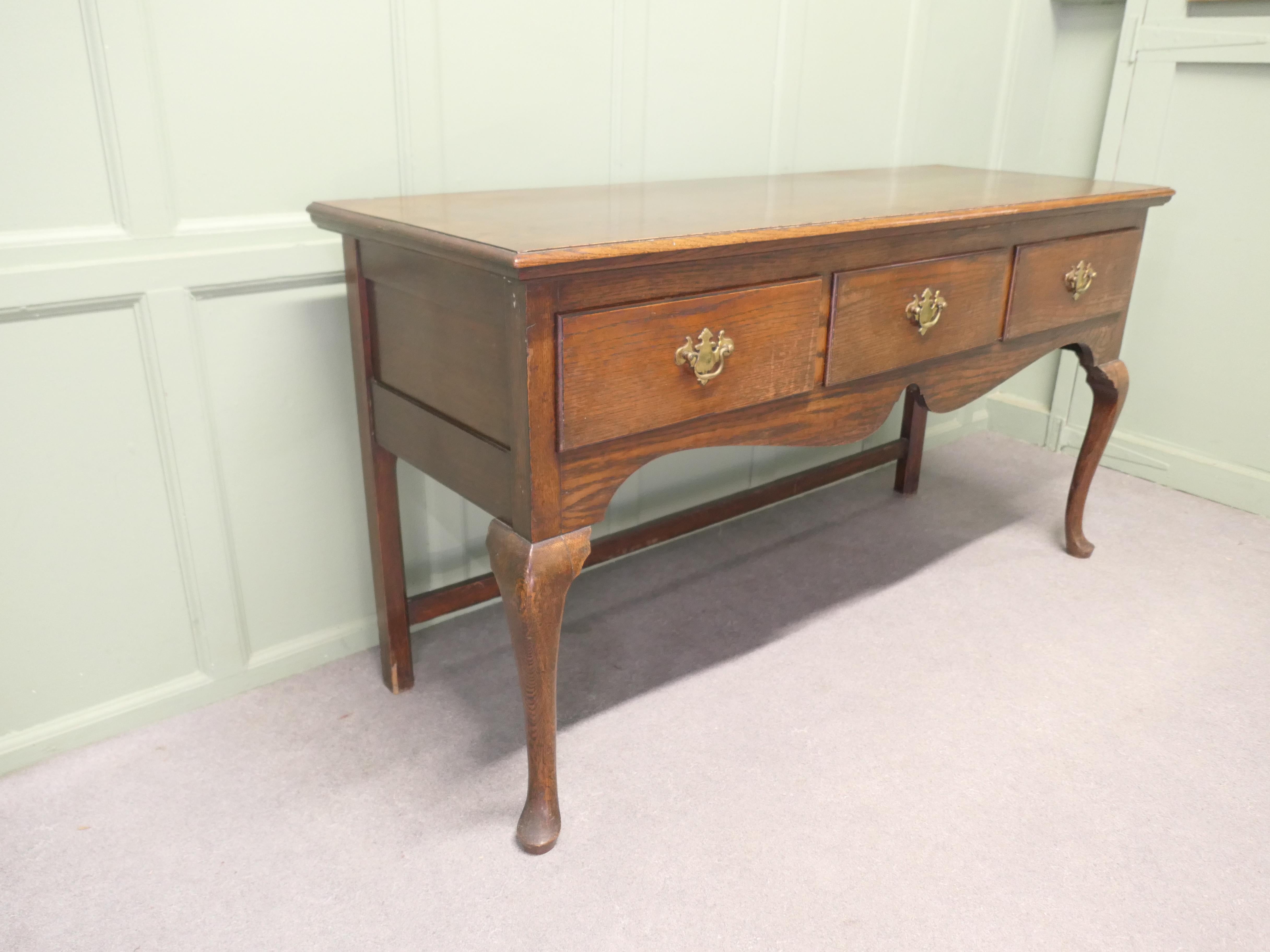 Country Un bellissimo comò di campagna in Oak Oak, un bellissimo comò di campagna. in vendita