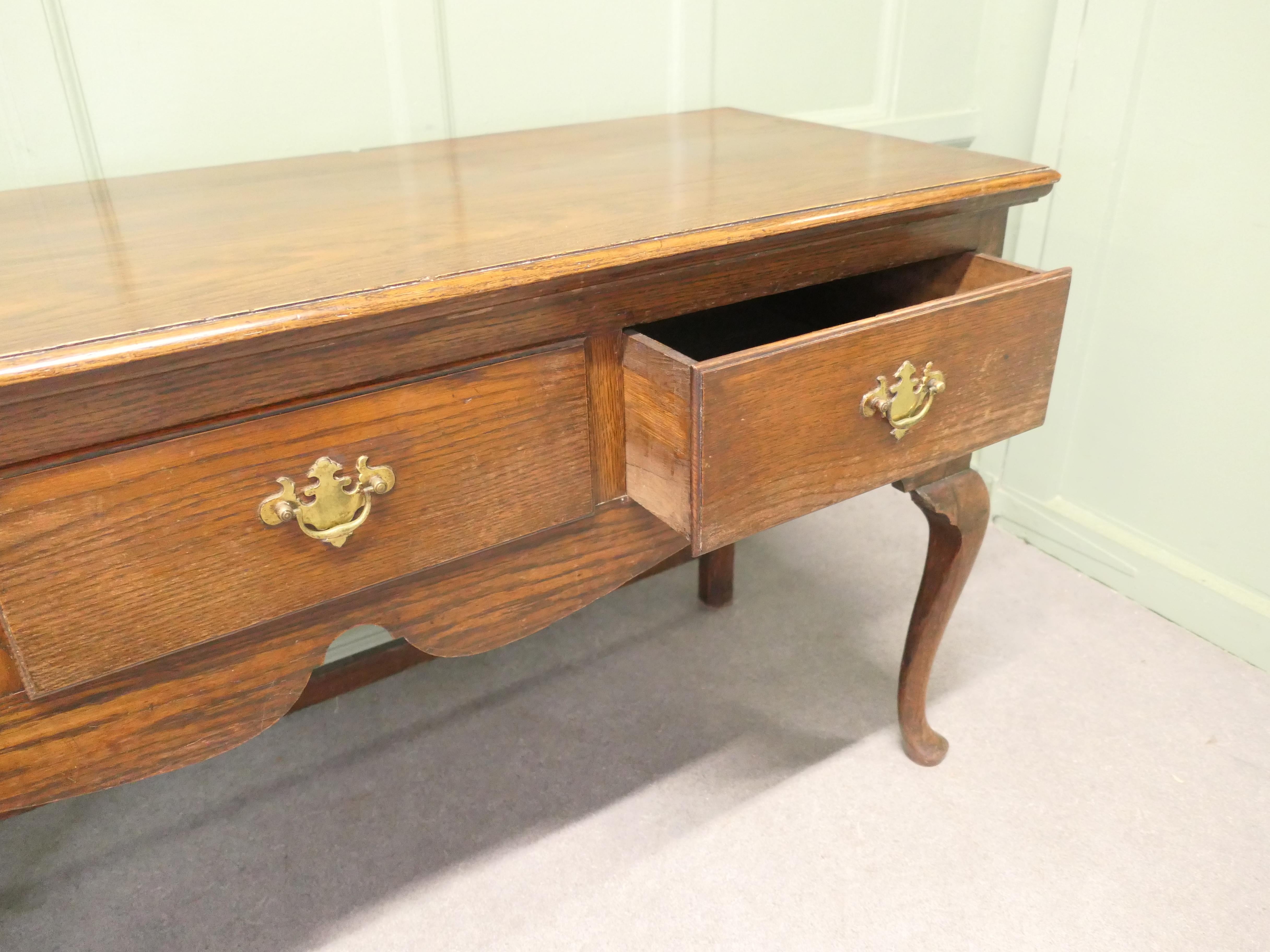 Un bellissimo comò di campagna in Oak Oak, un bellissimo comò di campagna. in vendita 1