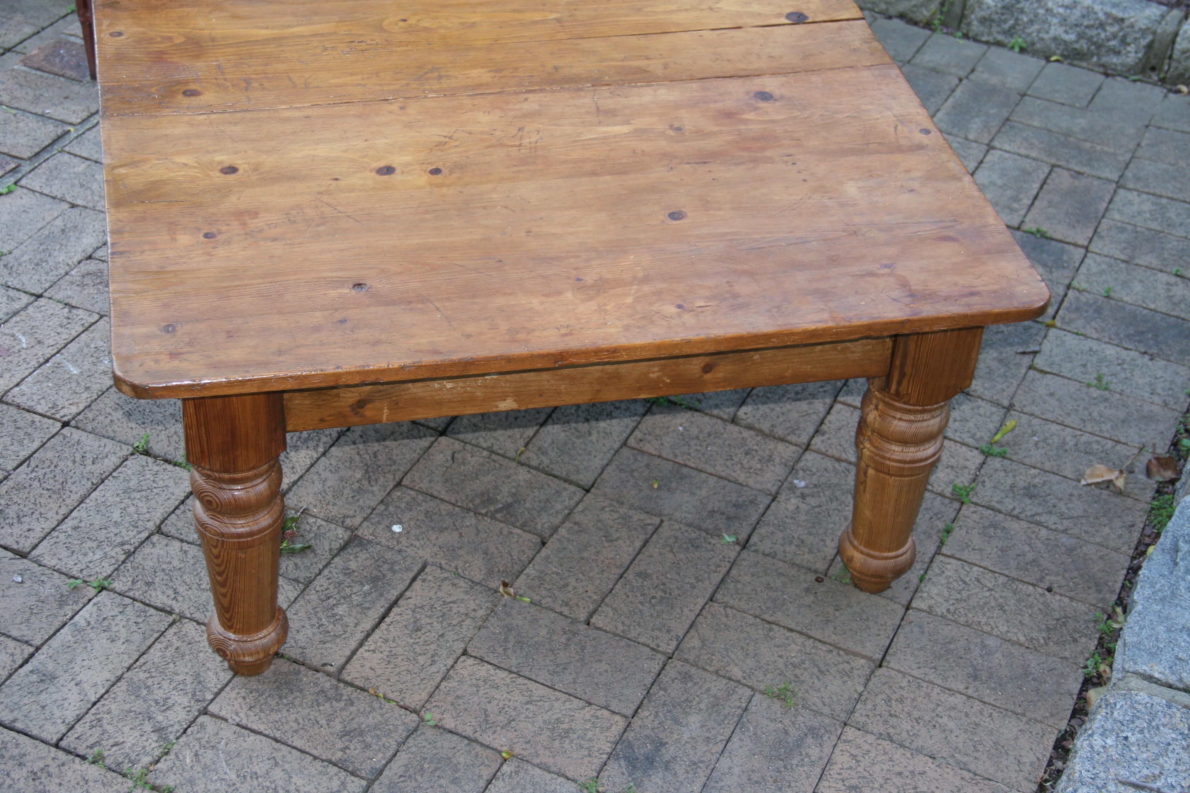 Mid-20th Century English Country Pine Coffee  Table For Sale