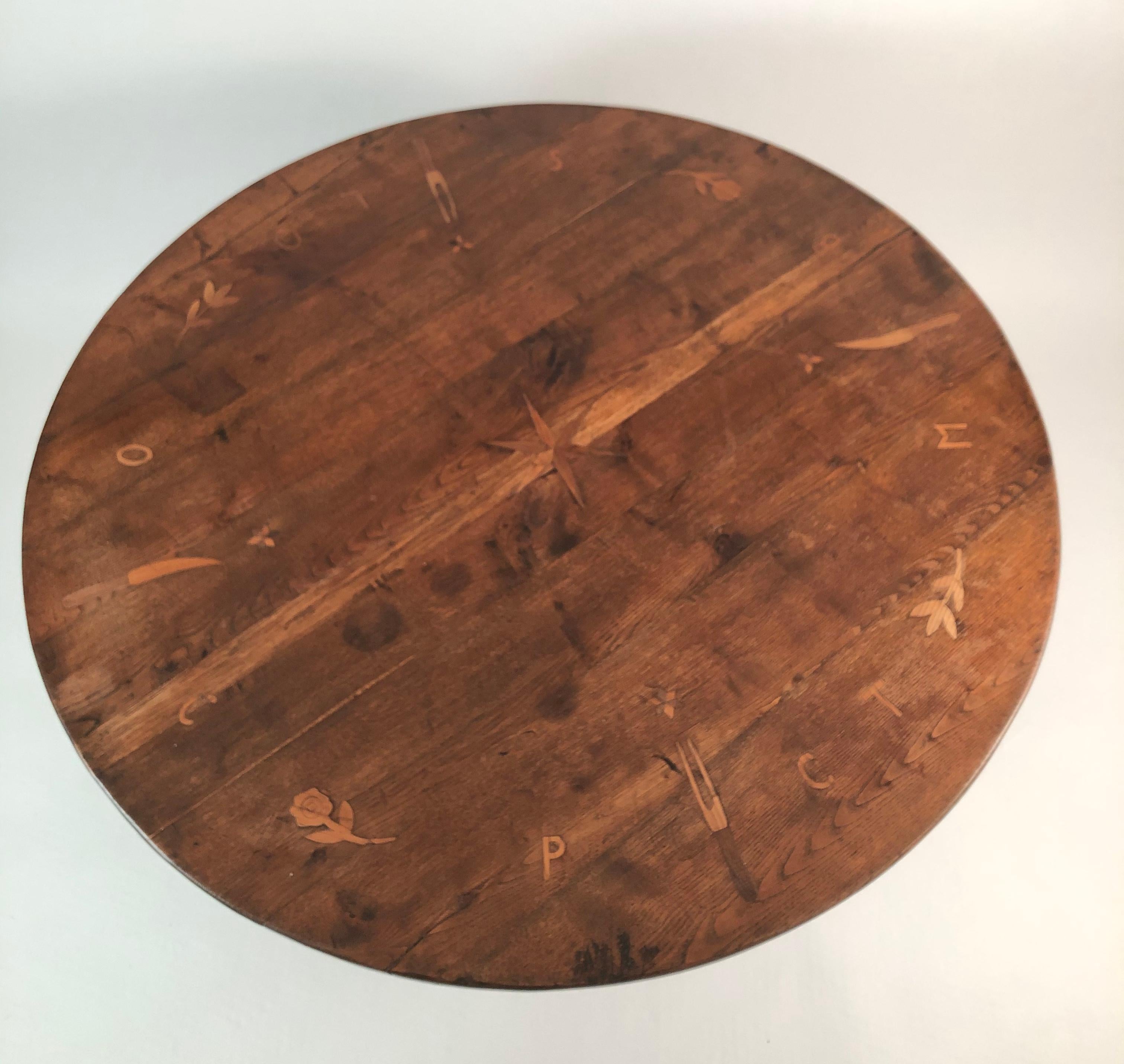 Inlay English Country Round Table with Inlaid Top