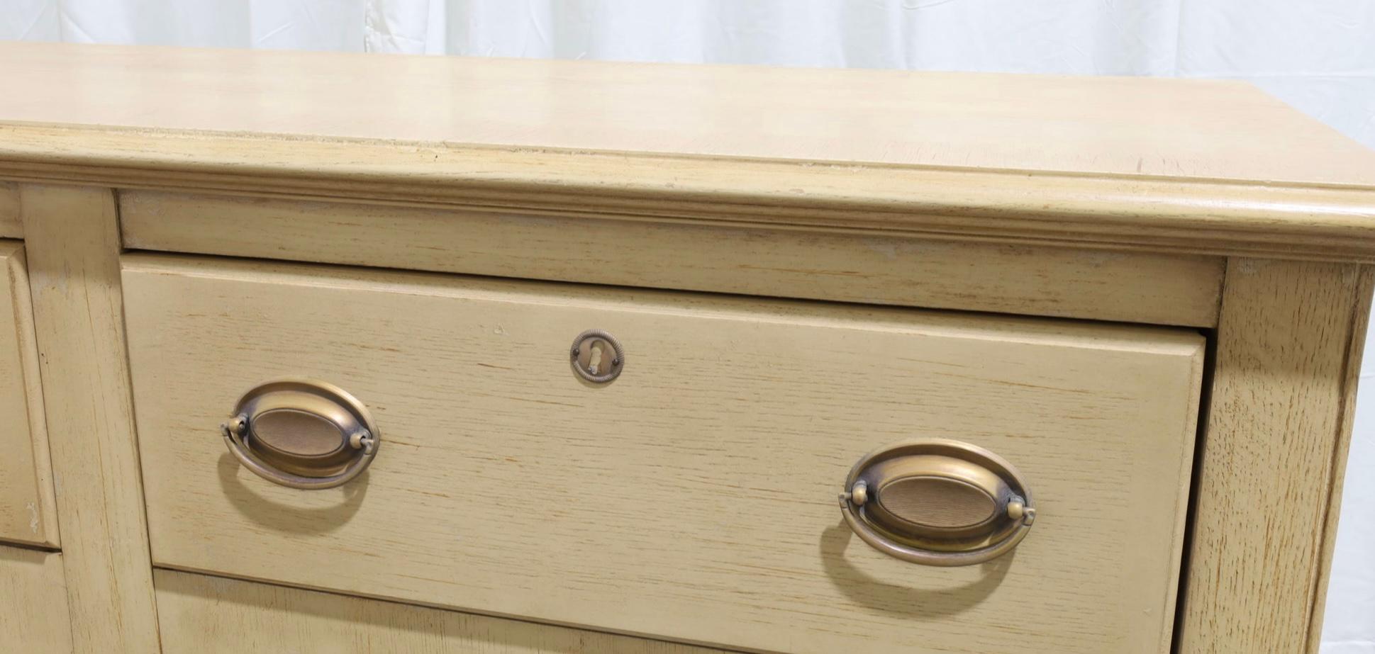 Ottone Tavolo consolle / credenza / credenza in rovere cerato in stile country inglese del secolo scorso in vendita