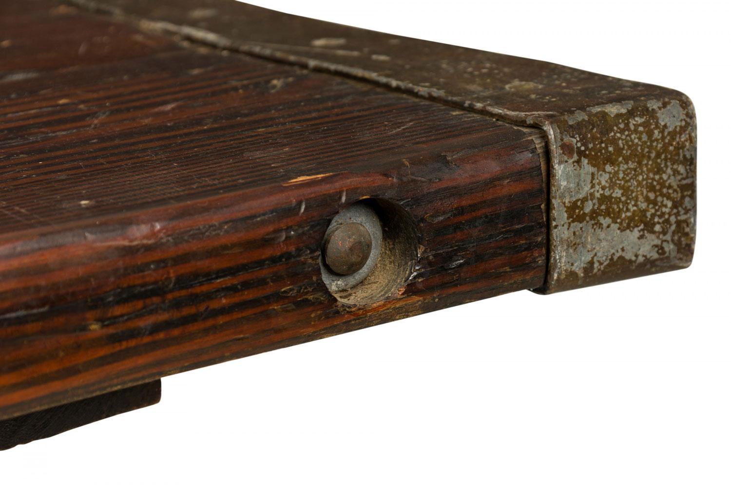 Tavolo da pranzo a cavalletto in Oak e ferro in stile country inglese in vendita 3