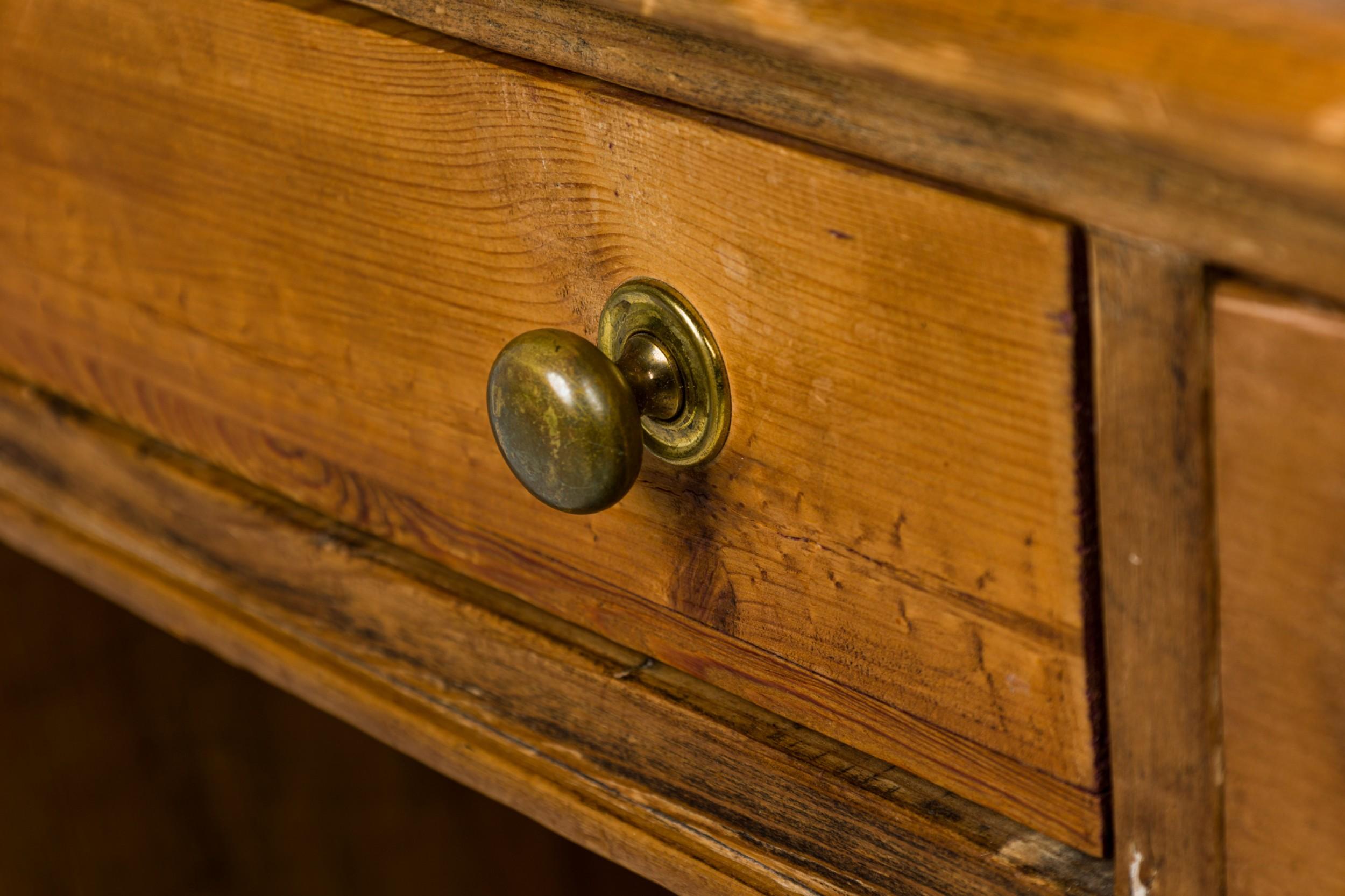 English Country-Style Pine Wood Kneehole Desk For Sale 5