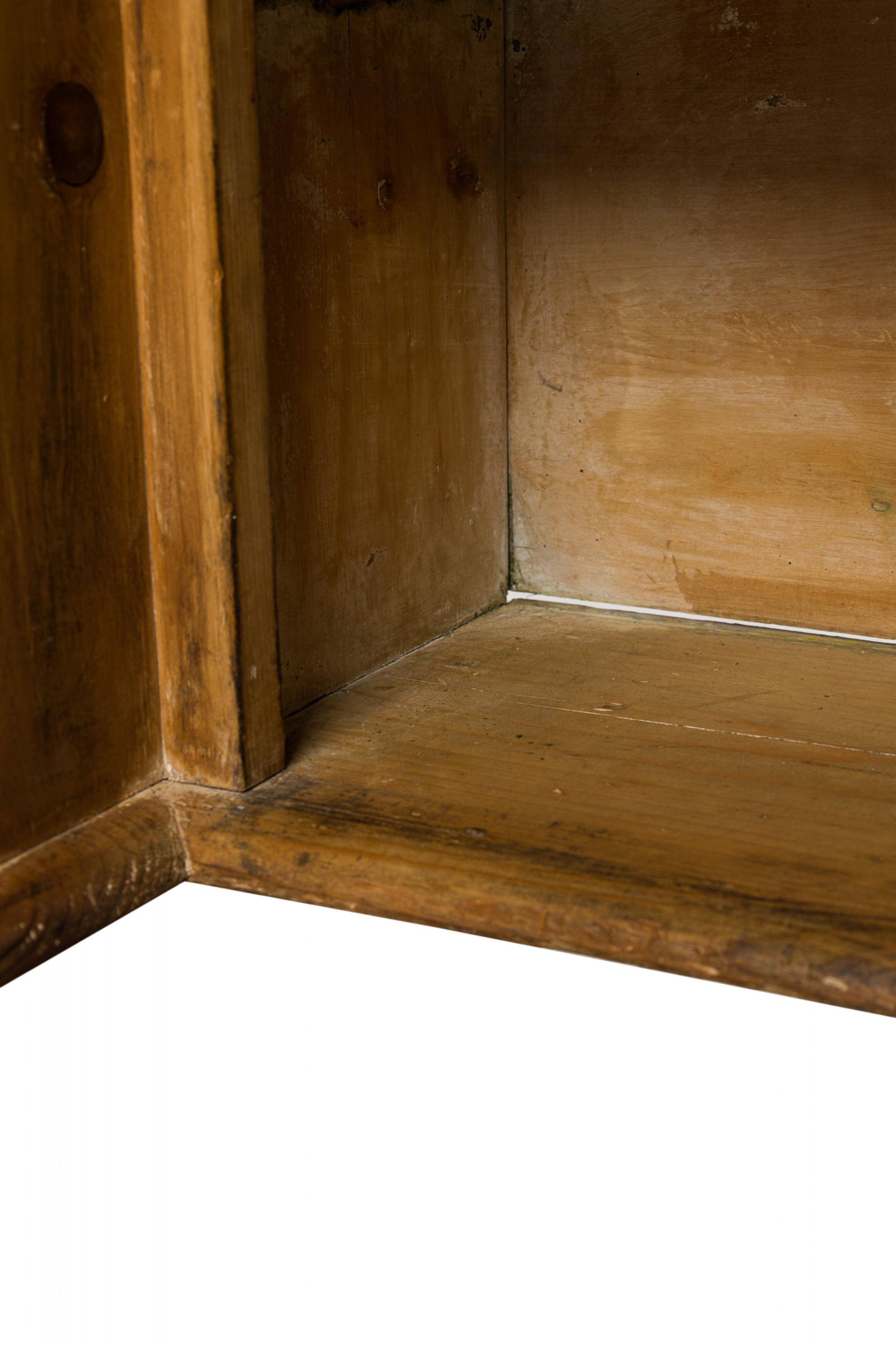 English Country-Style Pine Wood Kneehole Desk For Sale 8