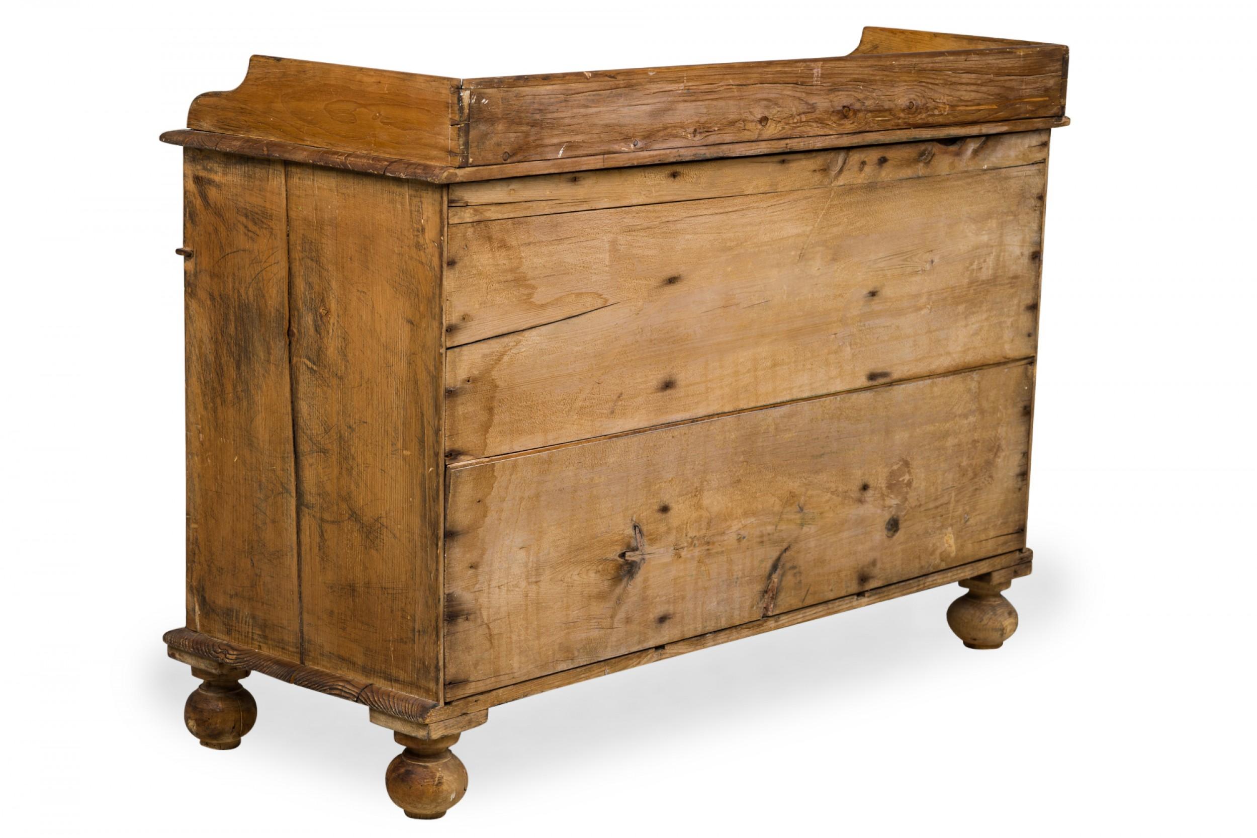 British English Country-Style Pine Wood Kneehole Desk For Sale