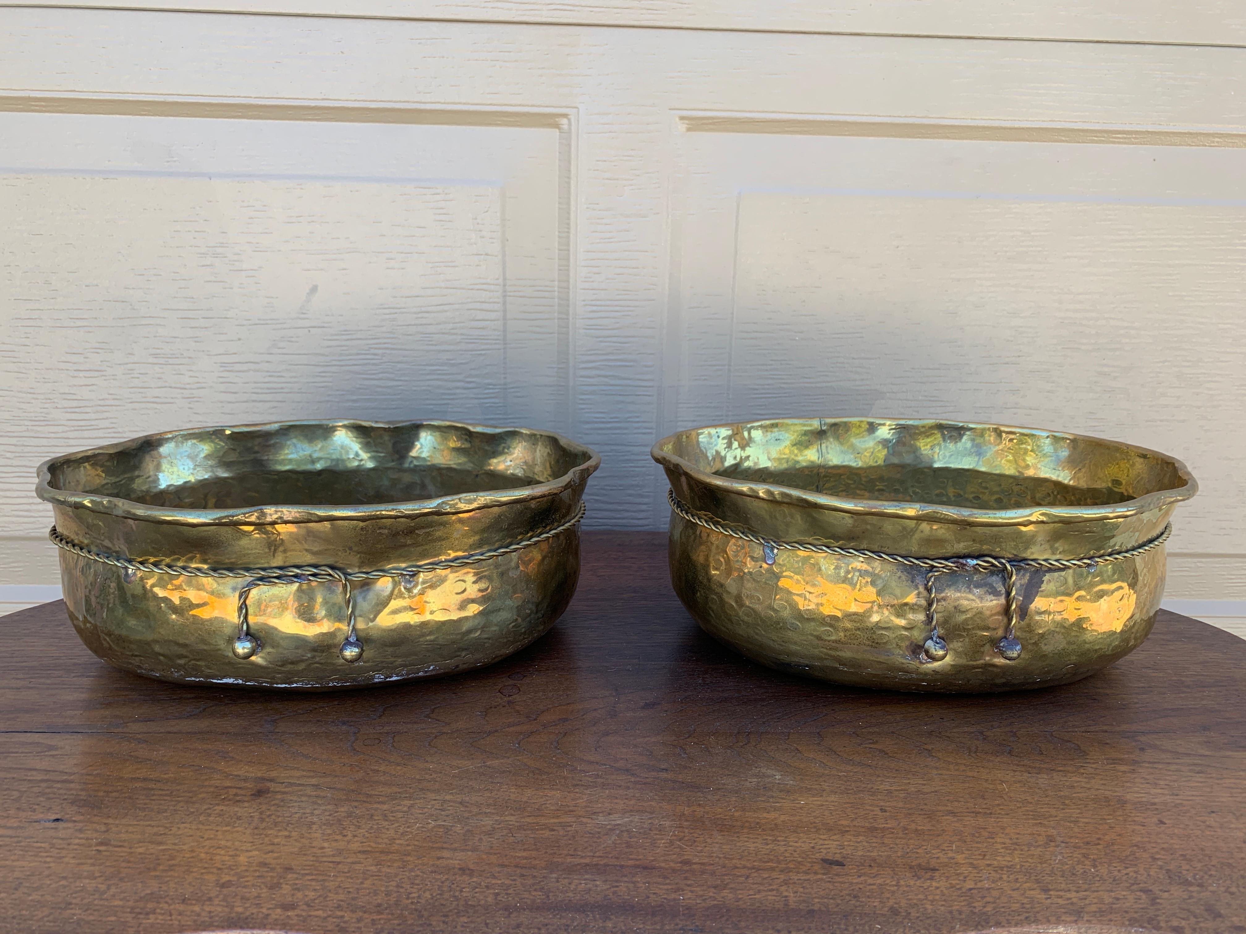 Cache-pot ou jardinière en laiton Trompe L'Oeil de style anglais en vente 4