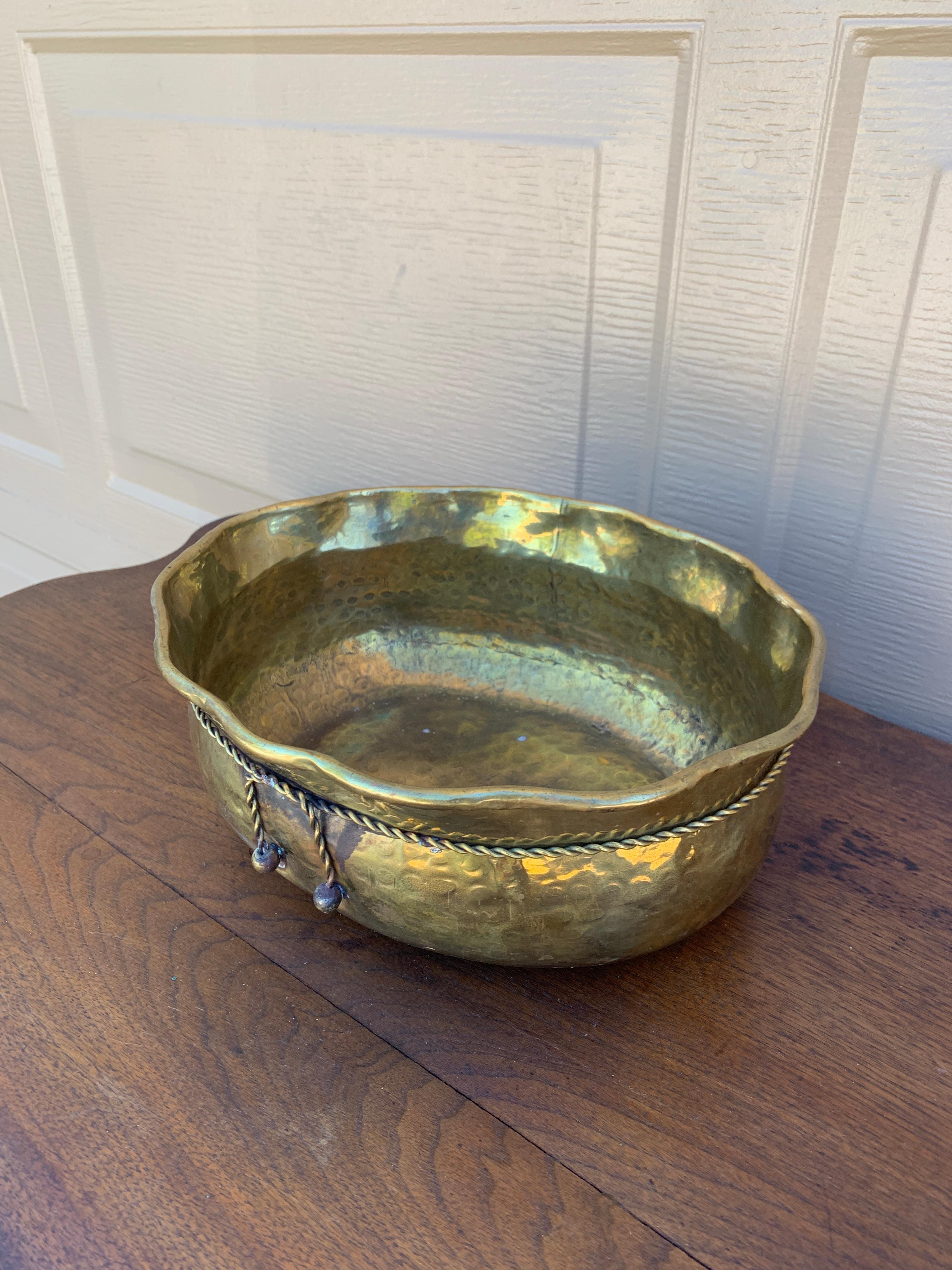 Provincial français Cache-pot ou jardinière en laiton Trompe L'Oeil de style anglais en vente