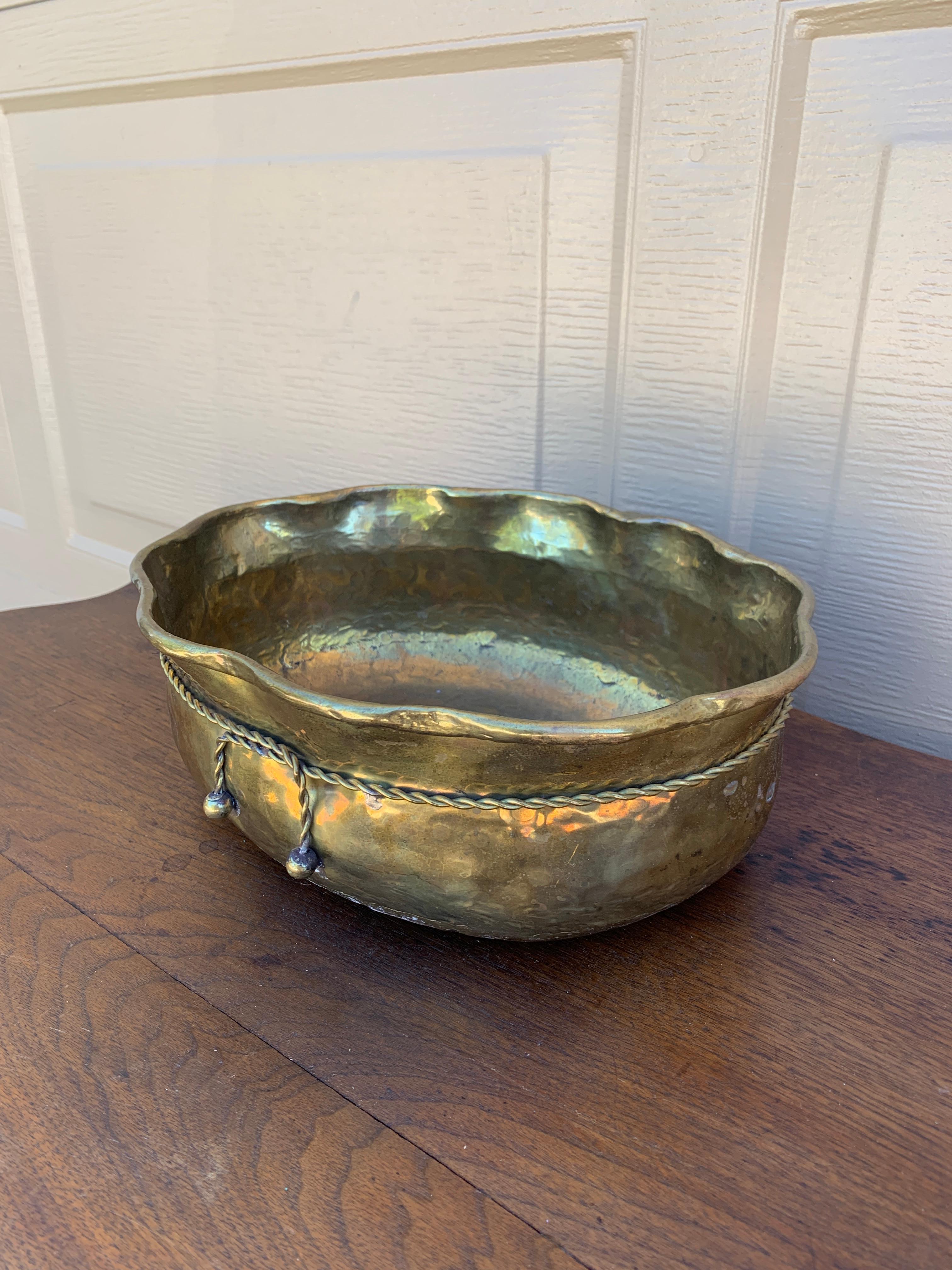 Provincial français Cache-pot ou jardinière en laiton Trompe L'Oeil de style anglais en vente