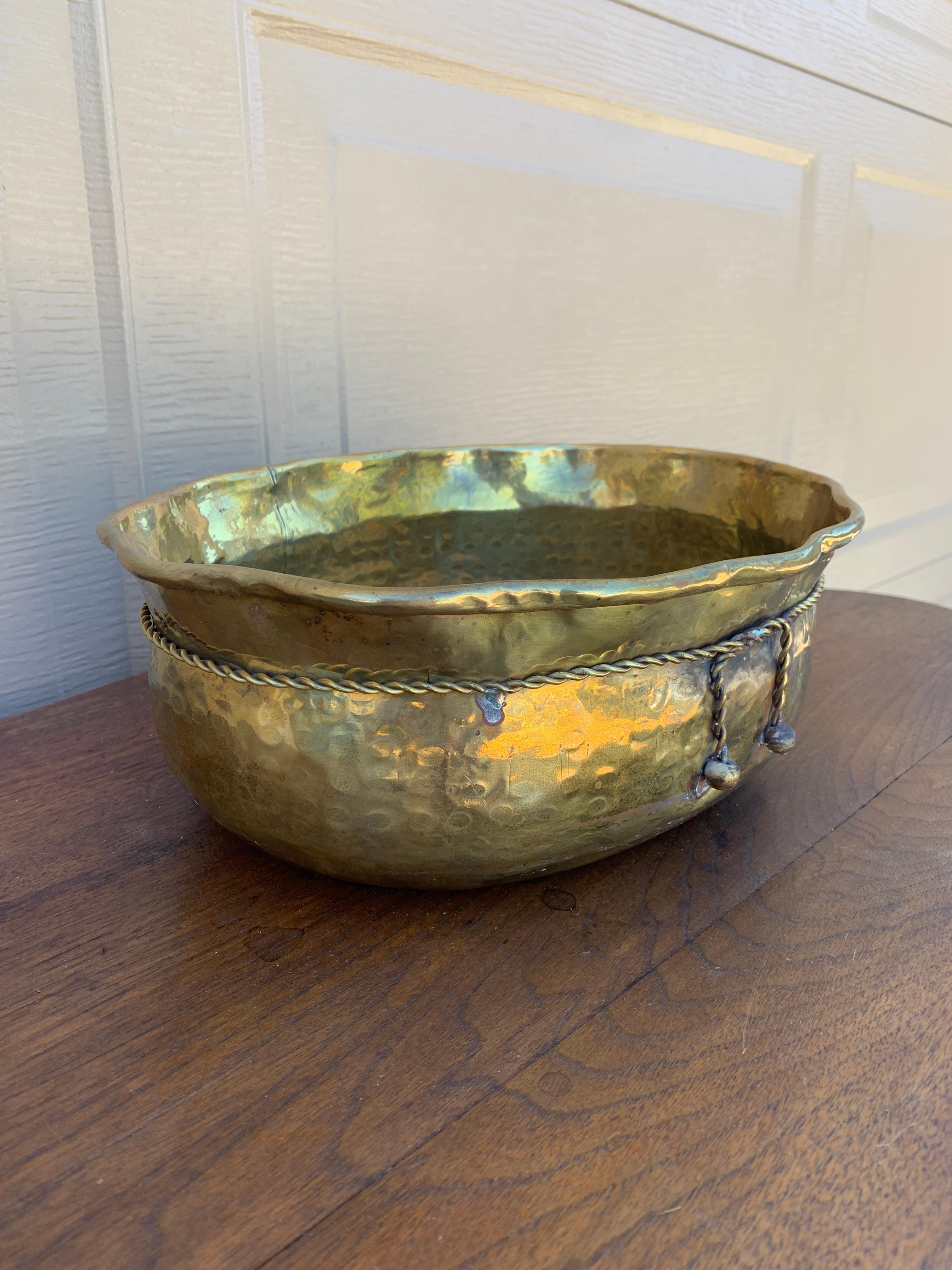 20ième siècle Cache-pot ou jardinière en laiton Trompe L'Oeil de style anglais en vente