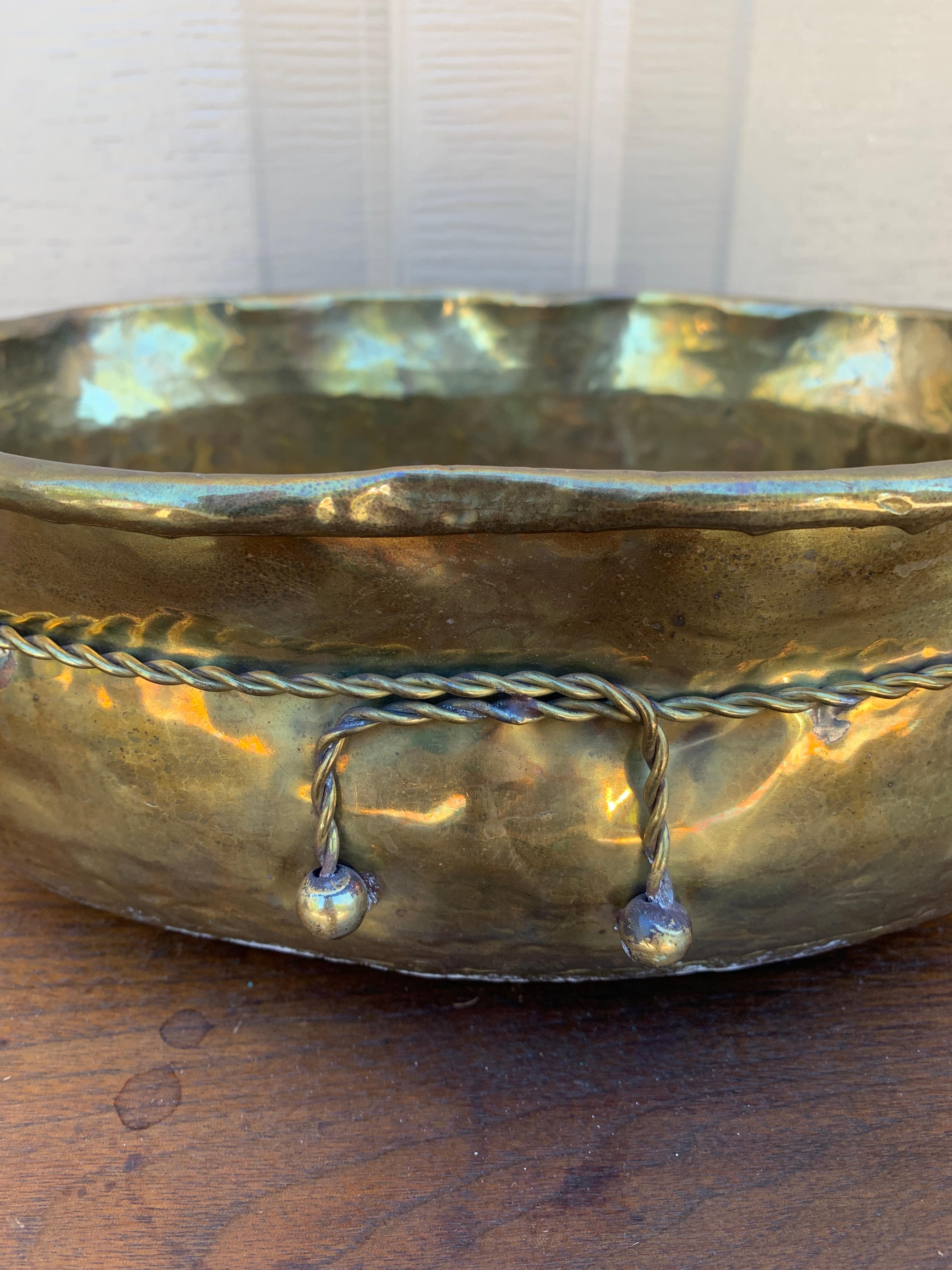 20ième siècle Cache-pot ou jardinière en laiton Trompe L'Oeil de style anglais en vente