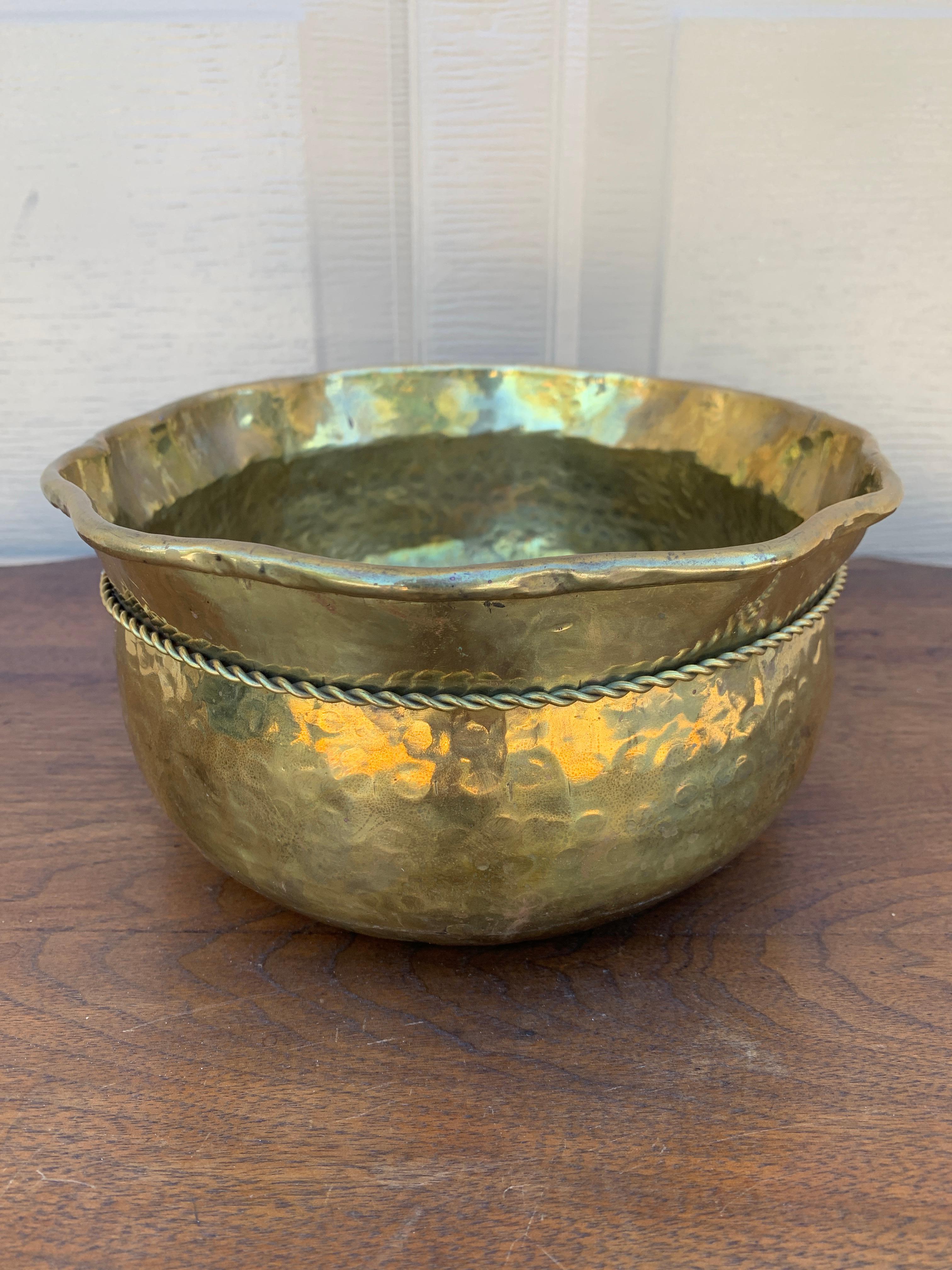 Cache-pot ou jardinière en laiton Trompe L'Oeil de style anglais en vente 2