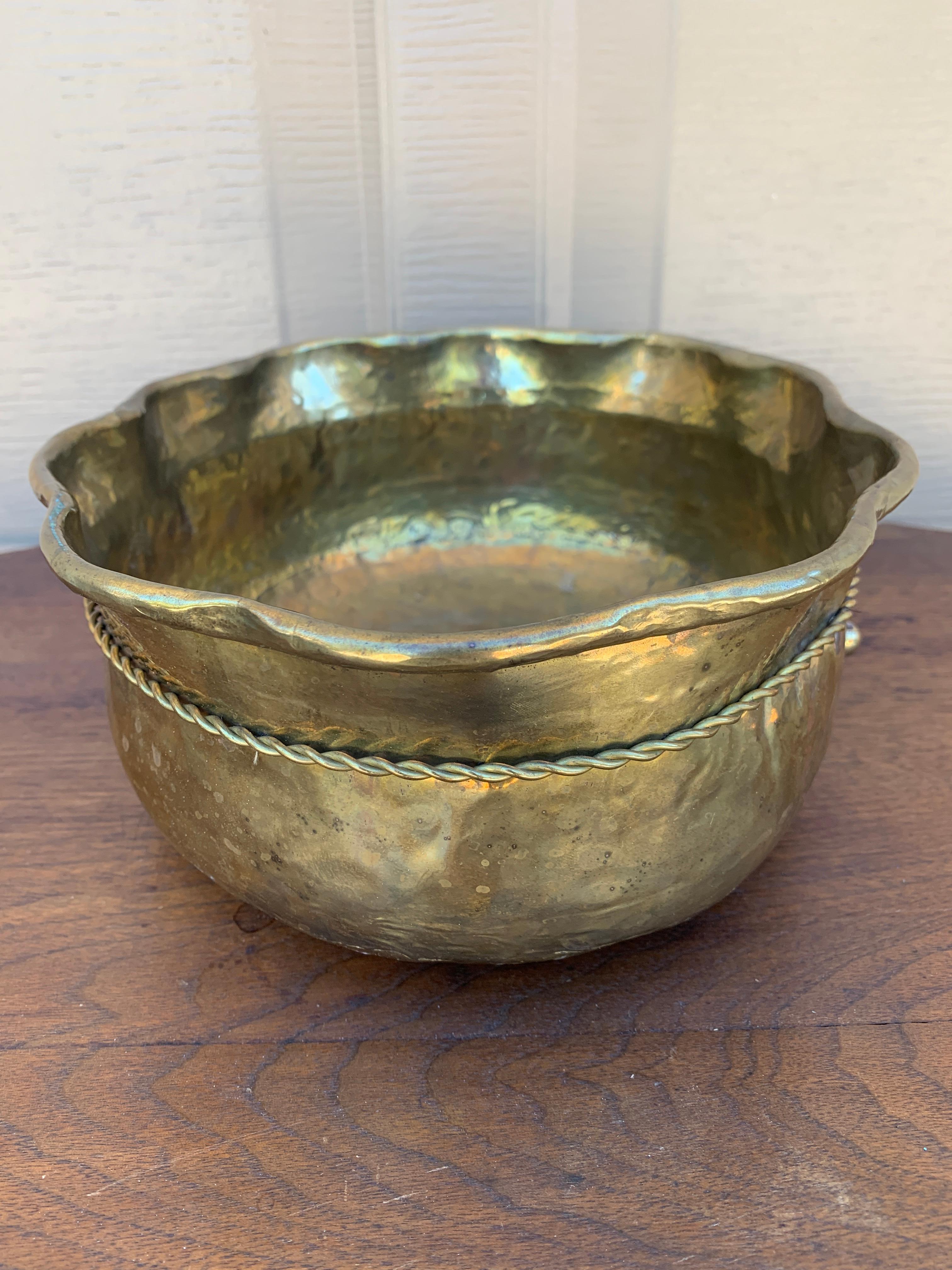 Cache-pot ou jardinière en laiton Trompe L'Oeil de style anglais en vente 2