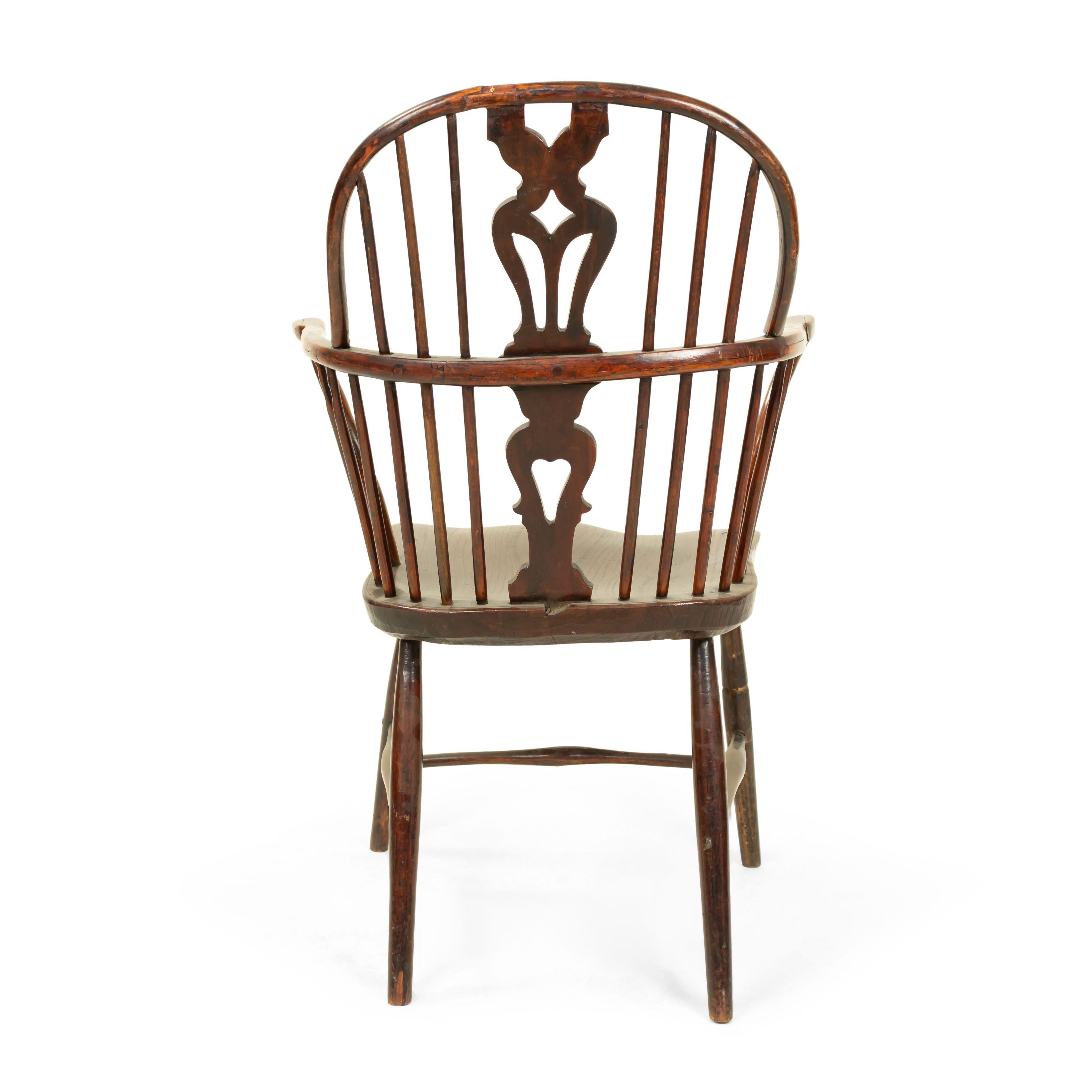 English Country Windsor Armchair In Good Condition For Sale In New York, NY