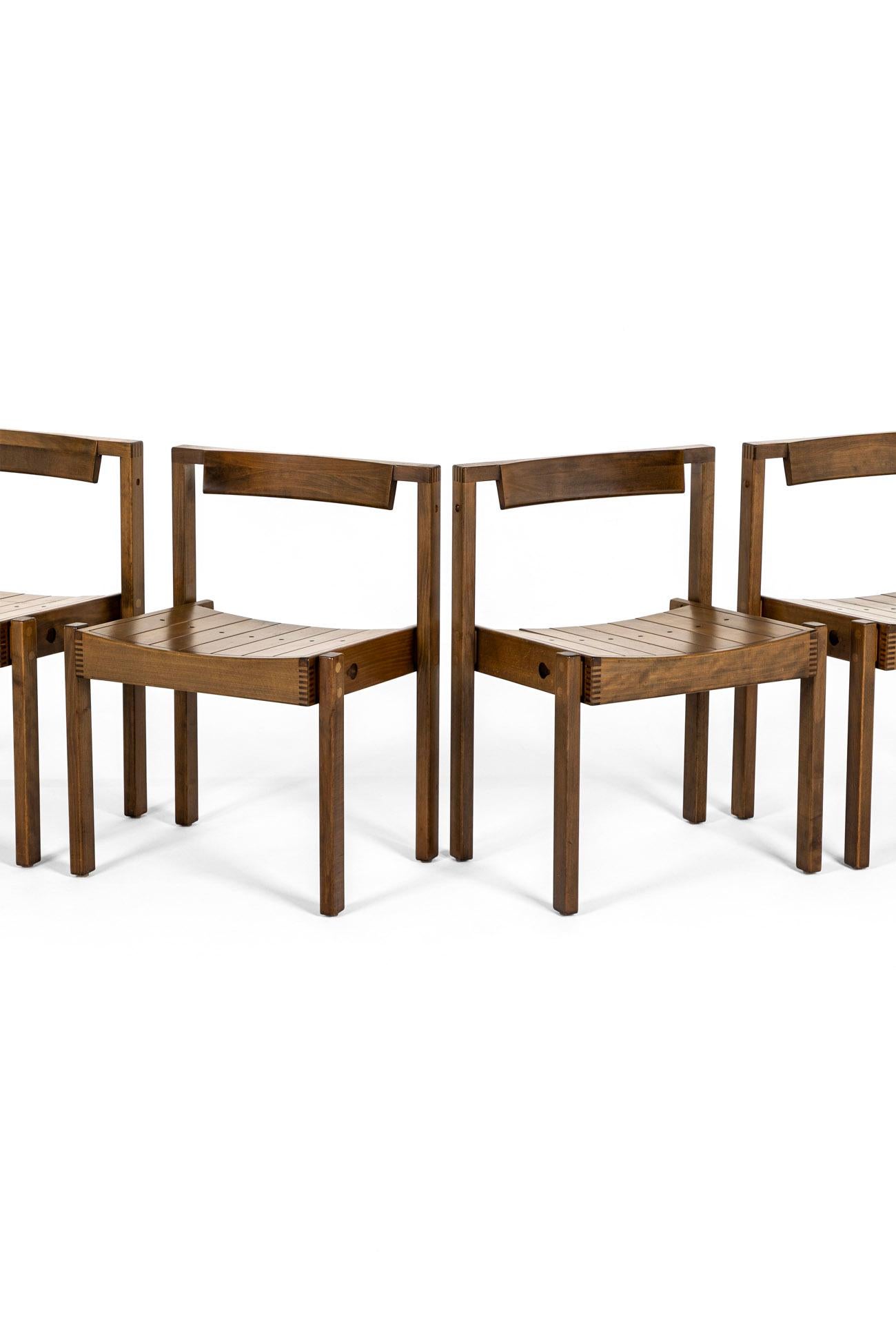 Britannique English Coventry Cathedral Stackable Chairs en vente