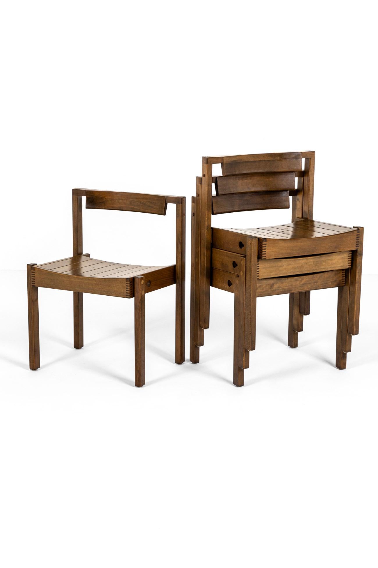 English Coventry Cathedral Stackable Chairs Bon état - En vente à Faversham, GB