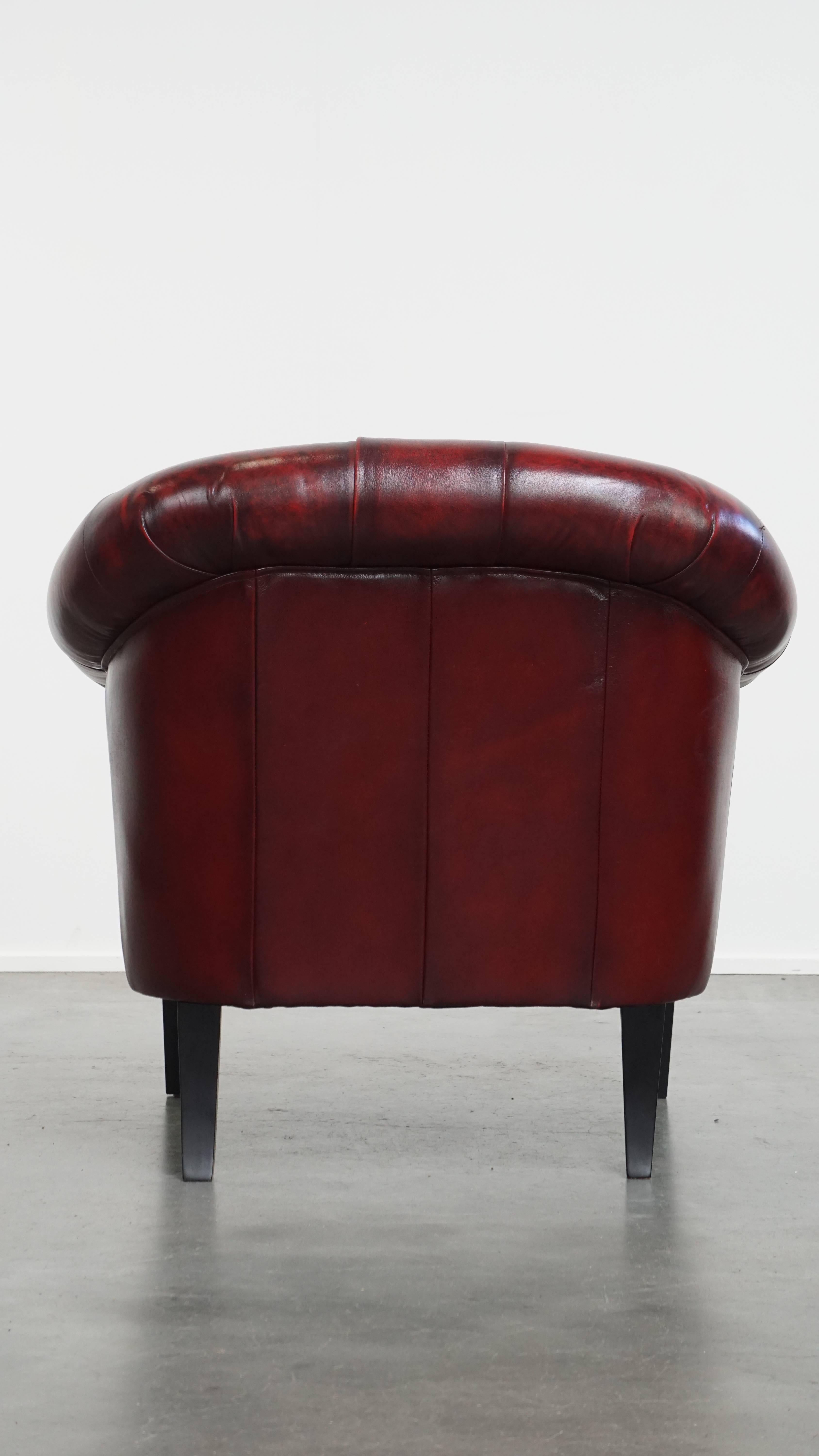 Fauteuil club anglais en cuir de vache Chesterfield Bon état - En vente à Harderwijk, NL