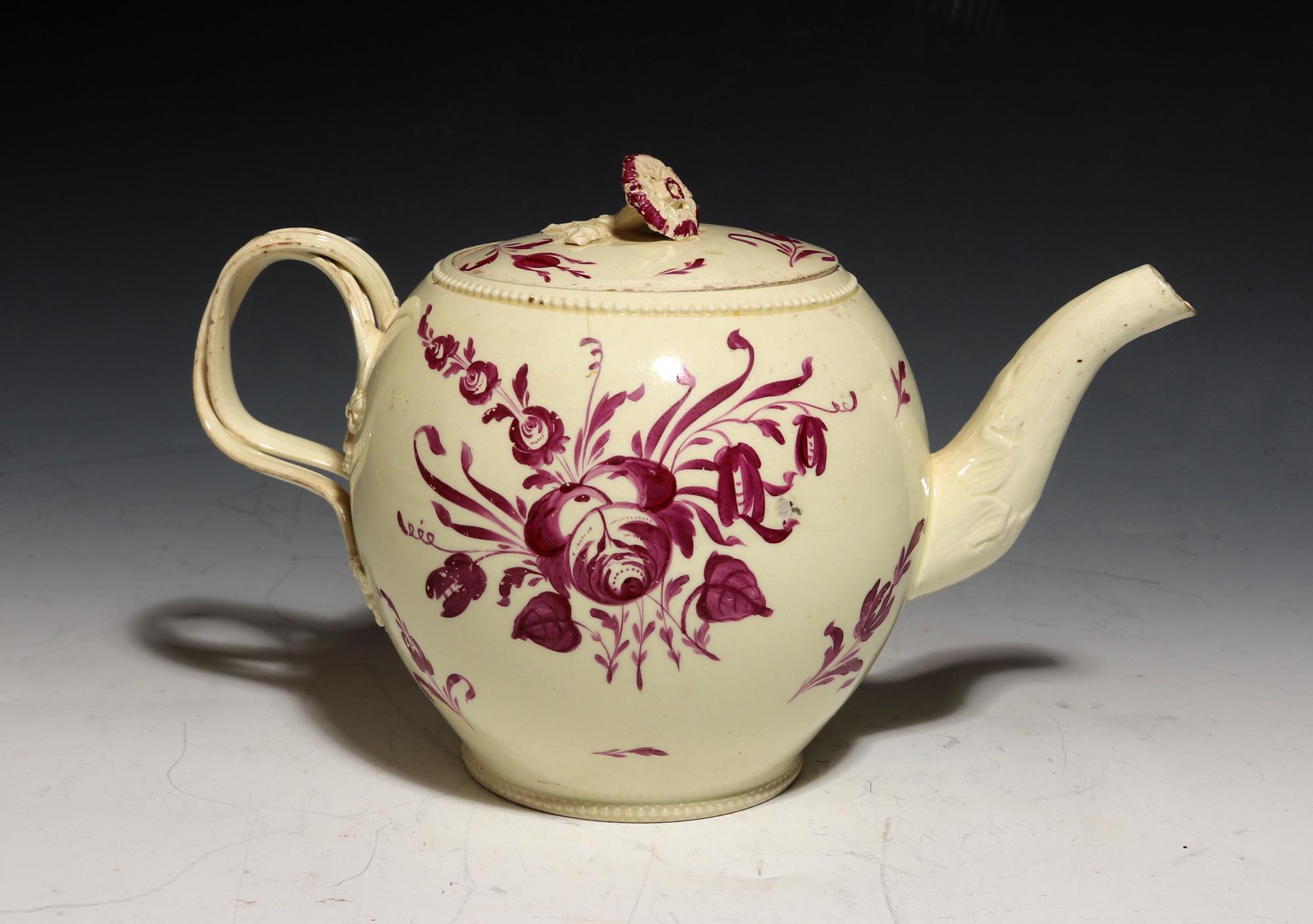 English Creamware Large Teapot with Puce Flower Painted Decoration In Good Condition For Sale In Downingtown, PA