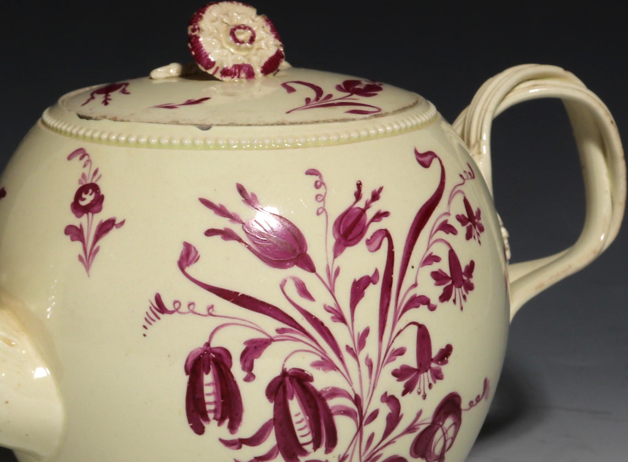 Late 18th Century English Creamware Large Teapot with Puce Flower Painted Decoration For Sale