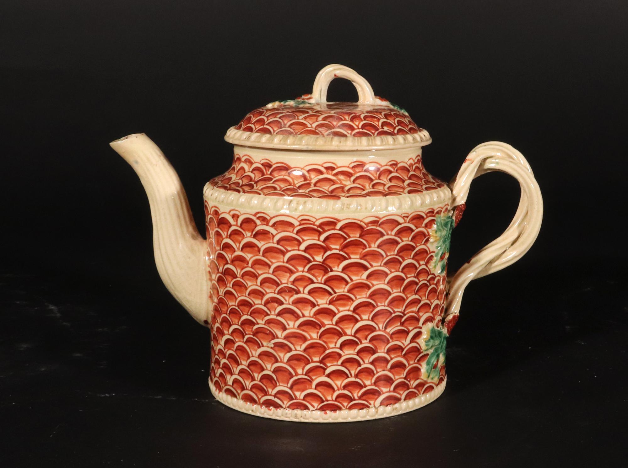 Englische Teekanne aus englischer Wedgwoodware-Keramik mit seltenem Fischschuppendesign, Yorkshire im Angebot 1