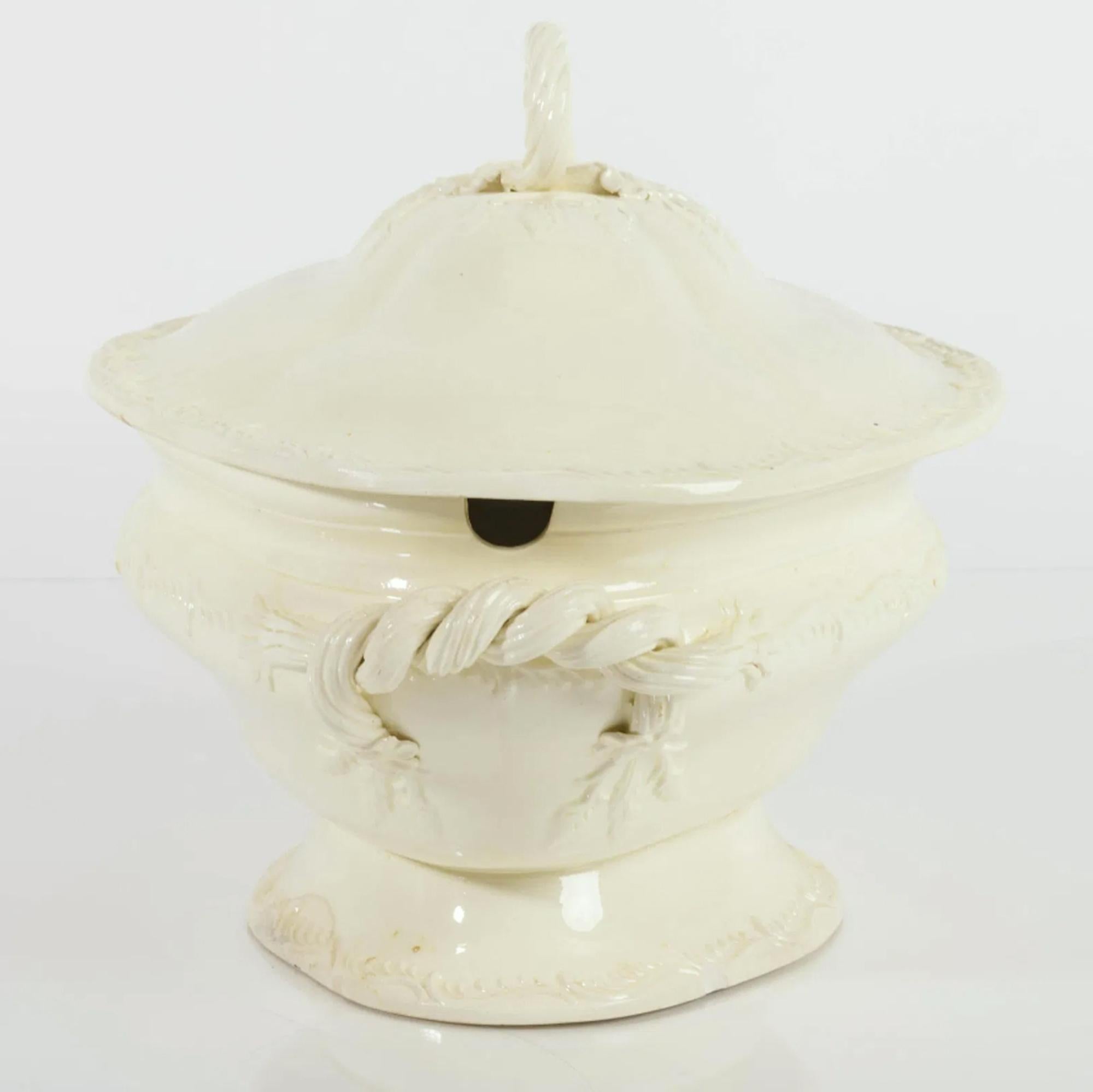Ceramic English Creamware Soup Tureen and Cover, Leeds, Yorkshire For Sale