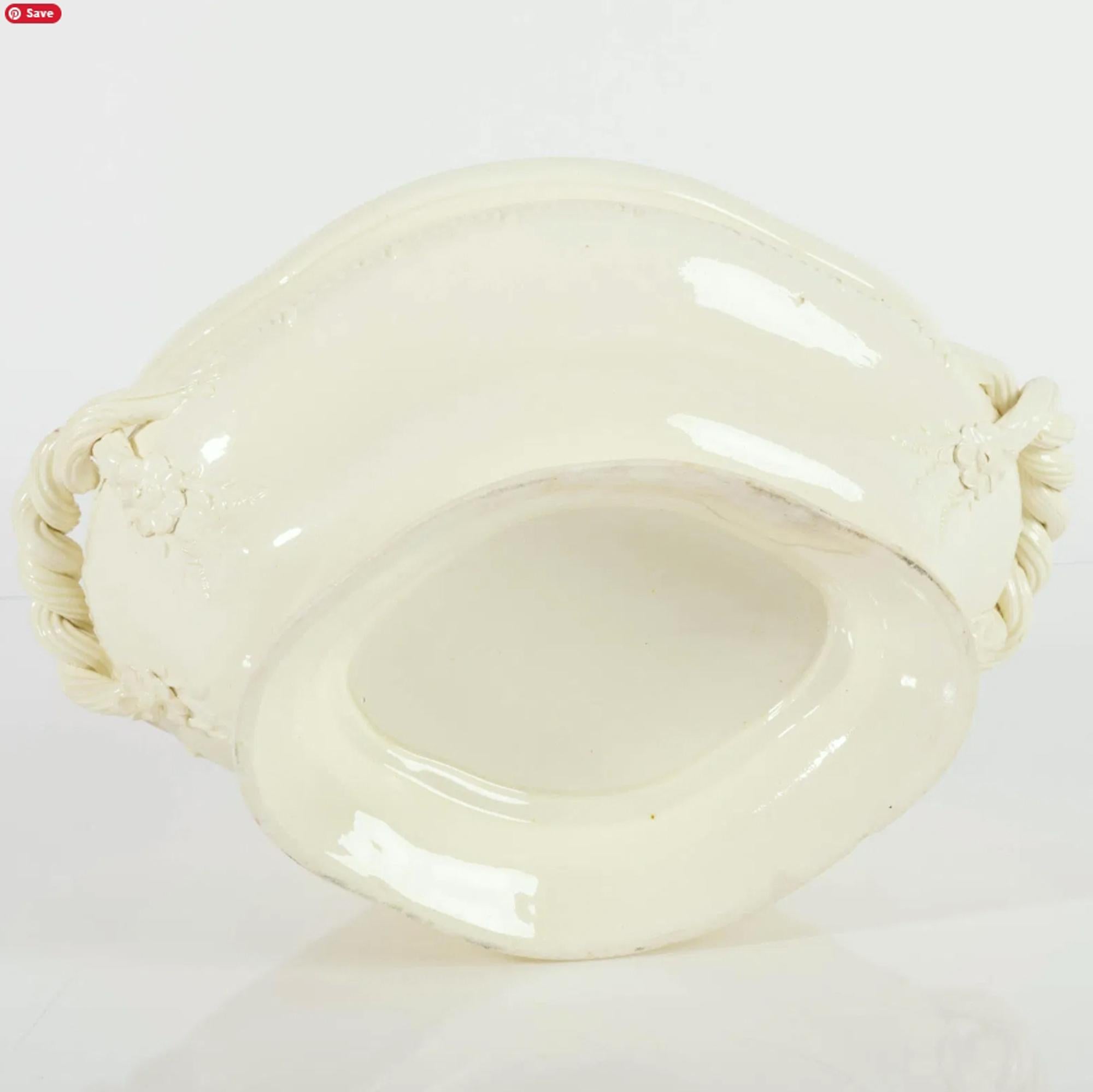 English Creamware Soup Tureen and Cover, Leeds, Yorkshire For Sale 1